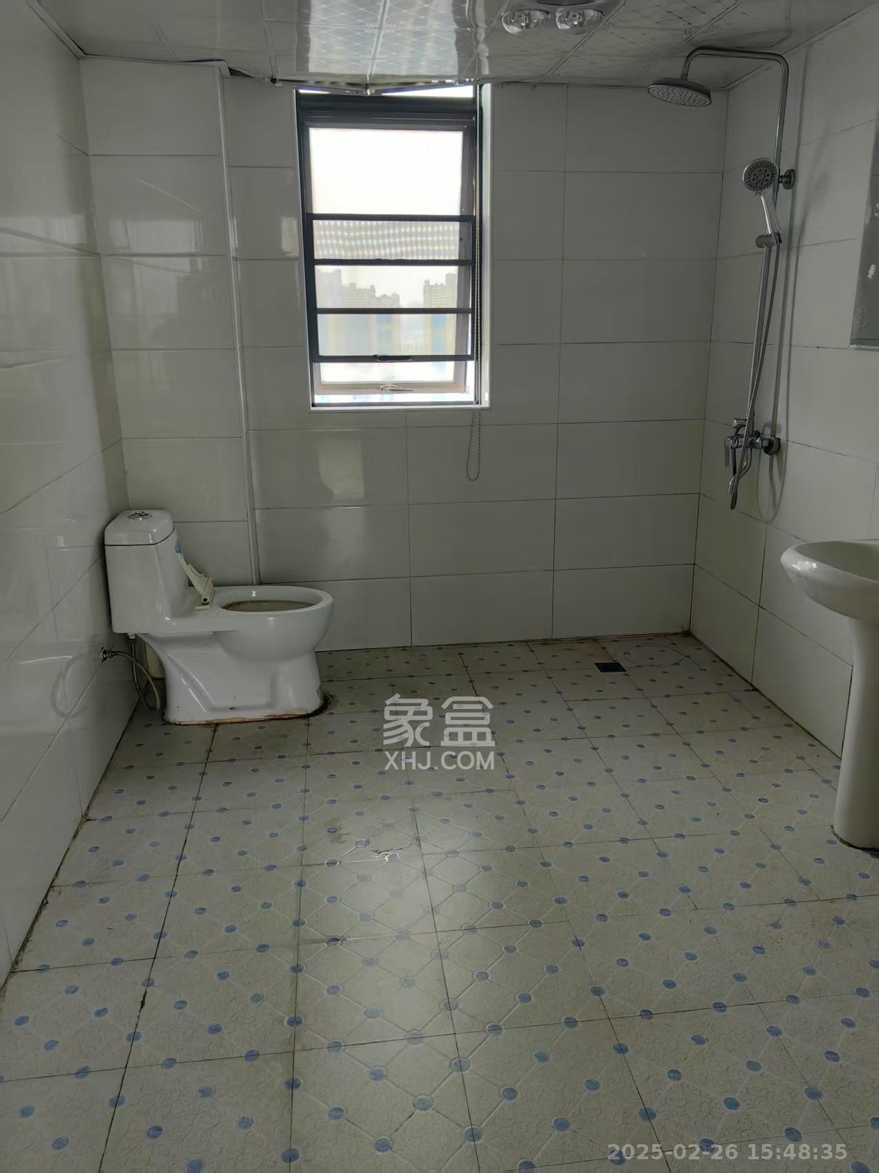 天元涉外景园C区 3室2厅2卫 2800.0元/月 天元涉外景园C区 3室2厅2卫 2800.0元/月室内图