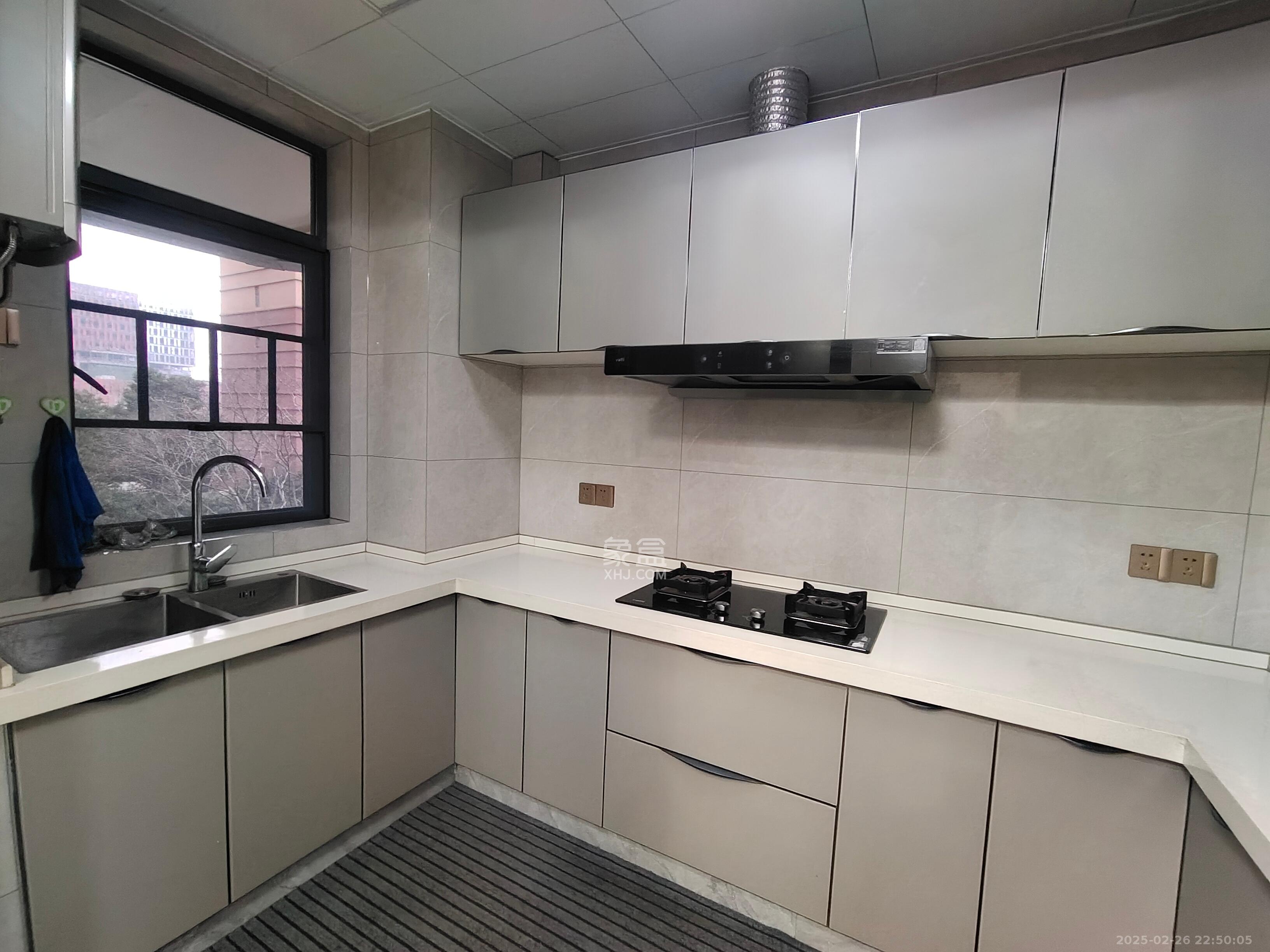 福天星中心(福天星雅苑) 4室2厅2卫 4600.0元/月 福天星中心(福天星雅苑) 4室2厅2卫 4600.0元/月室内图