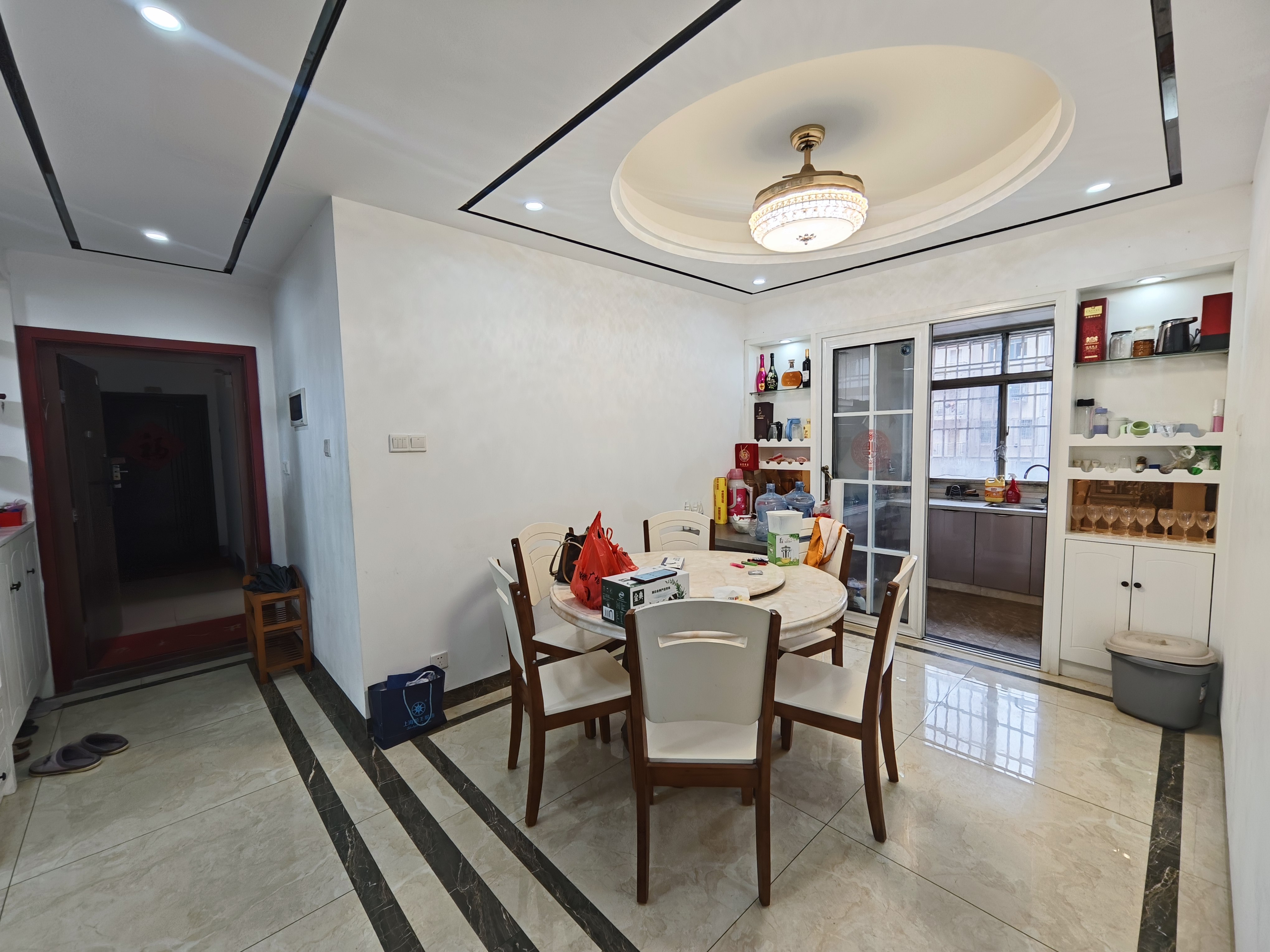 东方豪苑 3室2厅2卫 1800.0元/月 东方豪苑 3室2厅2卫 1800.0元/月室内图