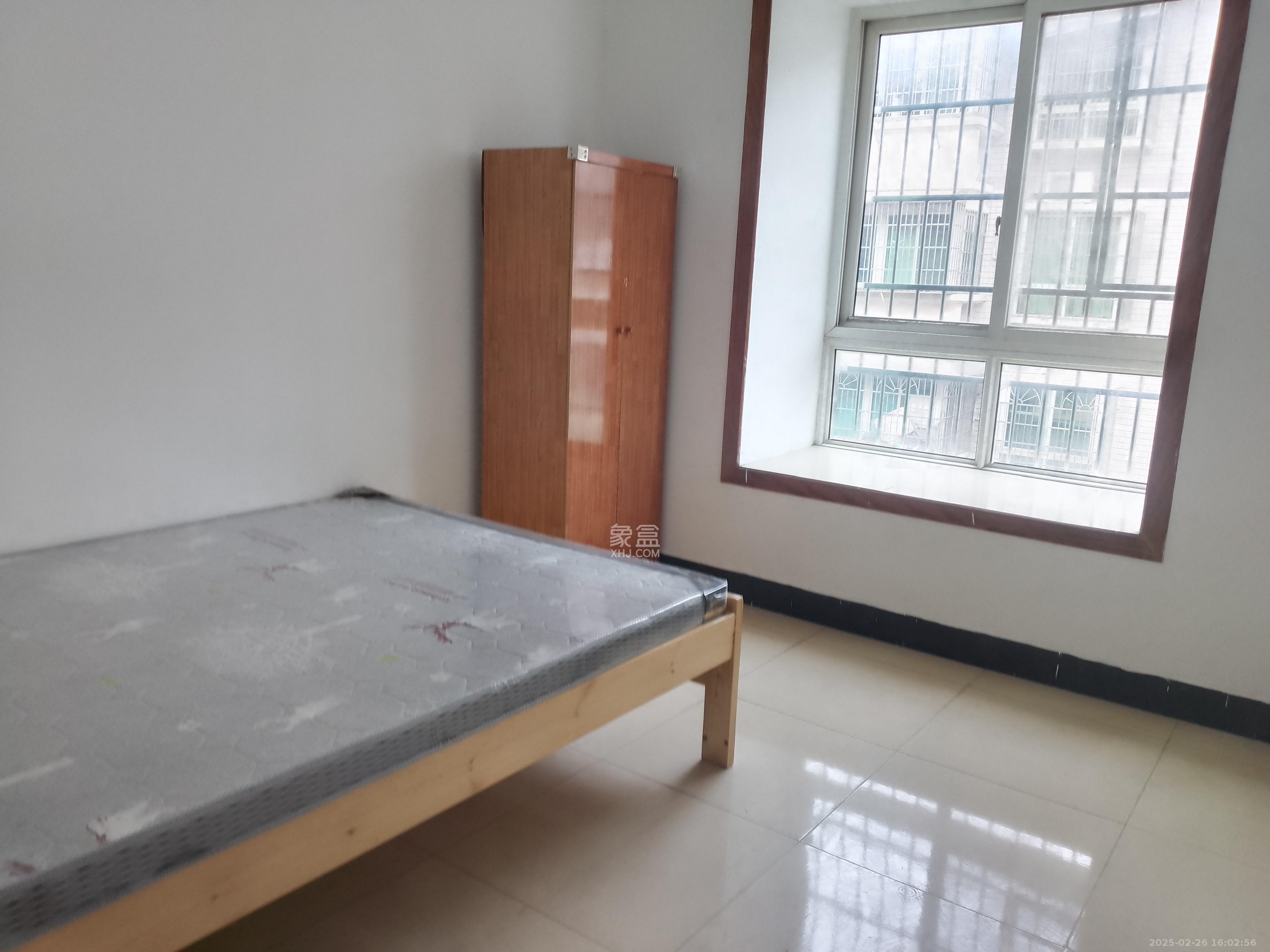 圆梦花园 3室2厅2卫 1700.0元/月 圆梦花园 3室2厅2卫 1700.0元/月室内图