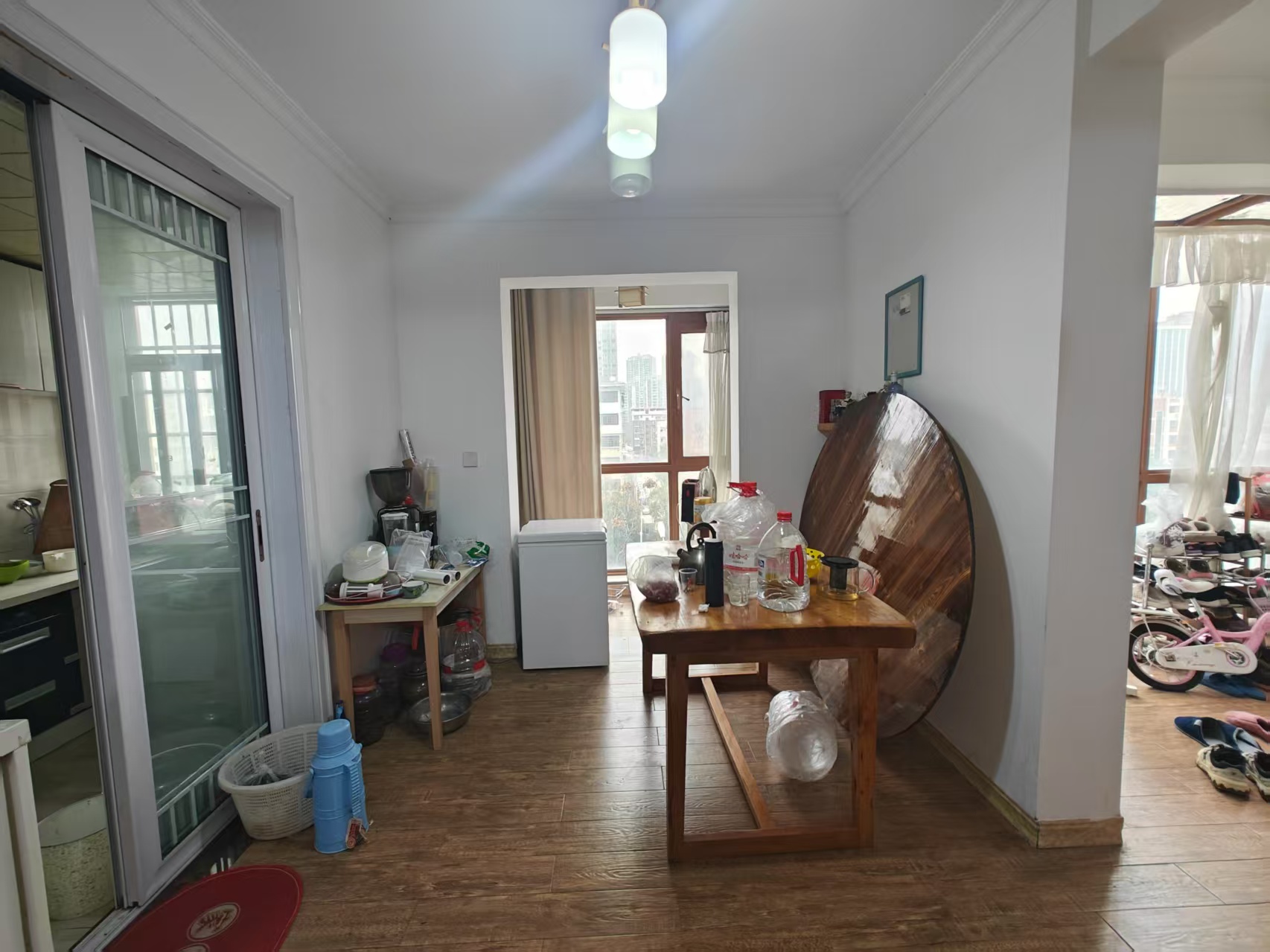 城南壹号  3室2厅2卫    76.8万 城南壹号  3室2厅2卫    76.8万客厅