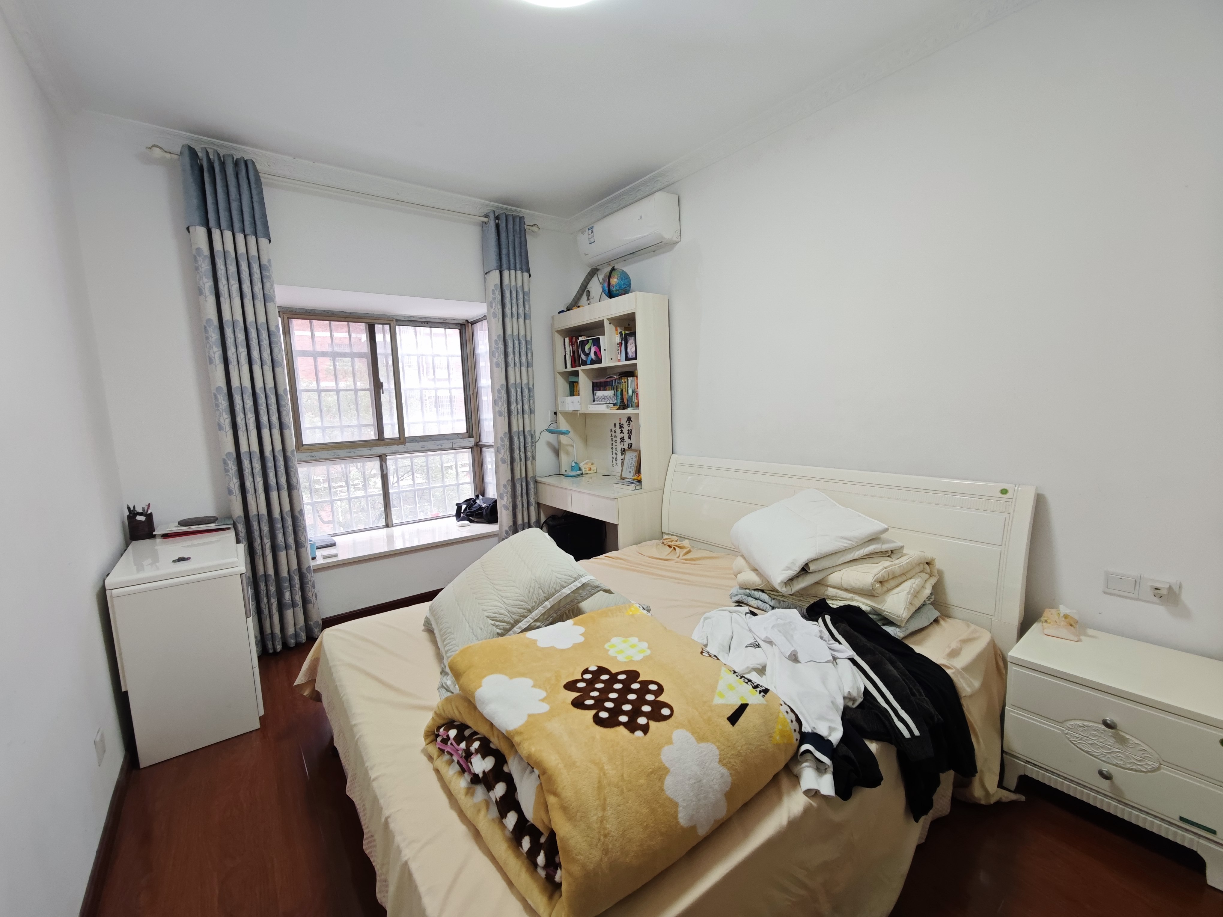 东方豪苑 3室2厅2卫 1800.0元/月 东方豪苑 3室2厅2卫 1800.0元/月室内图