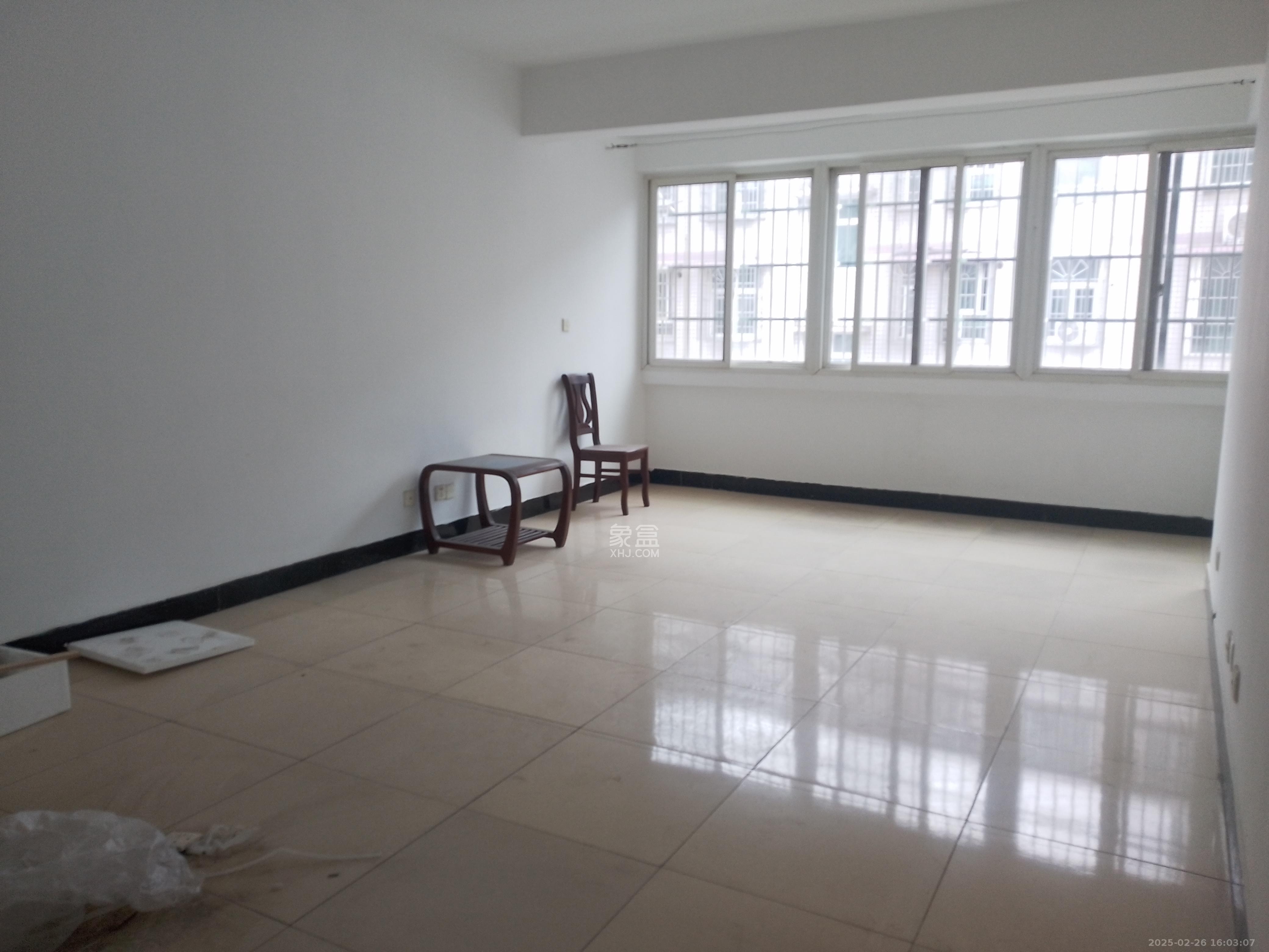 圆梦花园 3室2厅2卫 1700.0元/月 圆梦花园 3室2厅2卫 1700.0元/月室内图