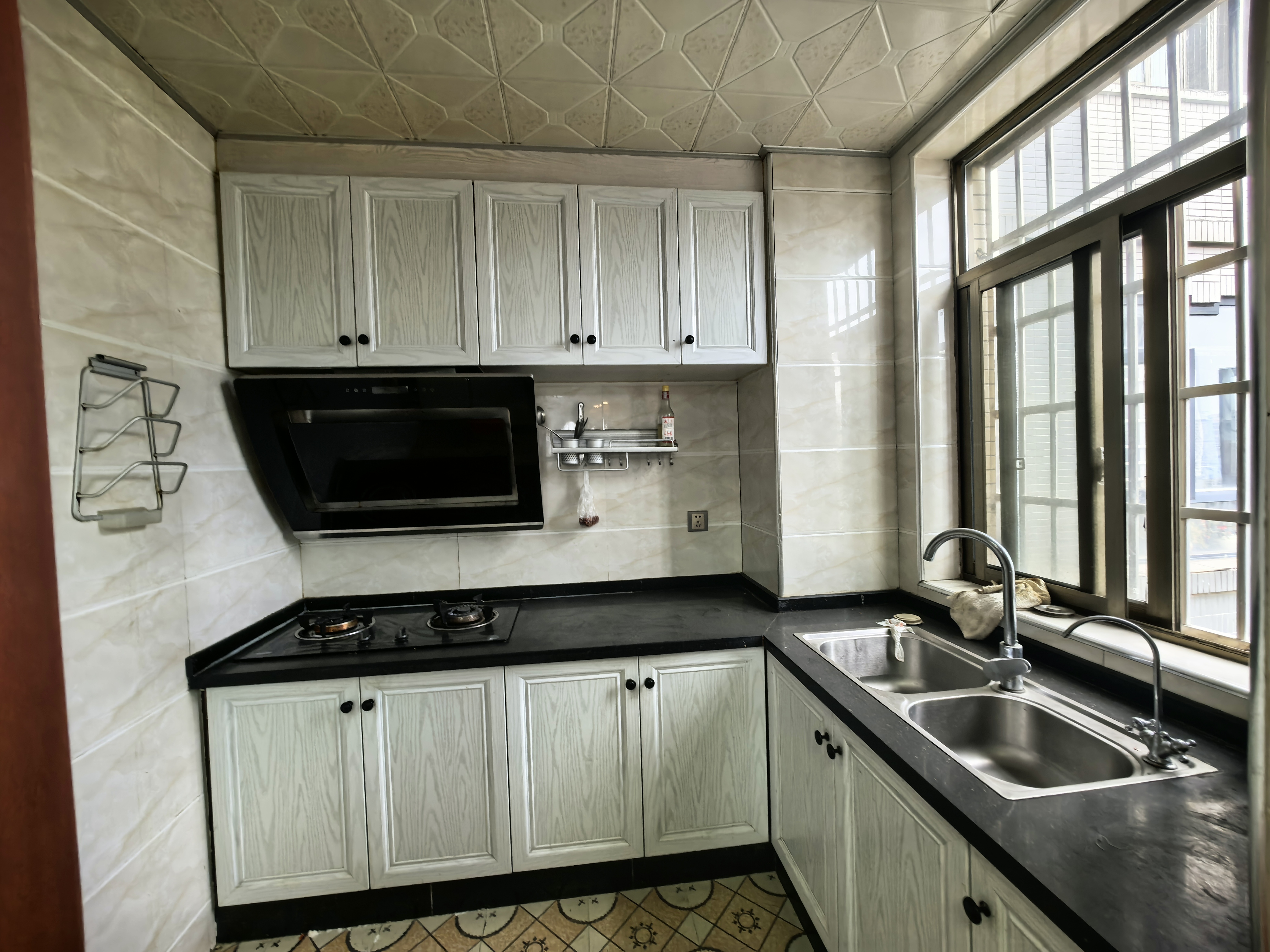 城南壹号 3室2厅2卫 65.8万 城南壹号 3室2厅2卫 65.8万客厅