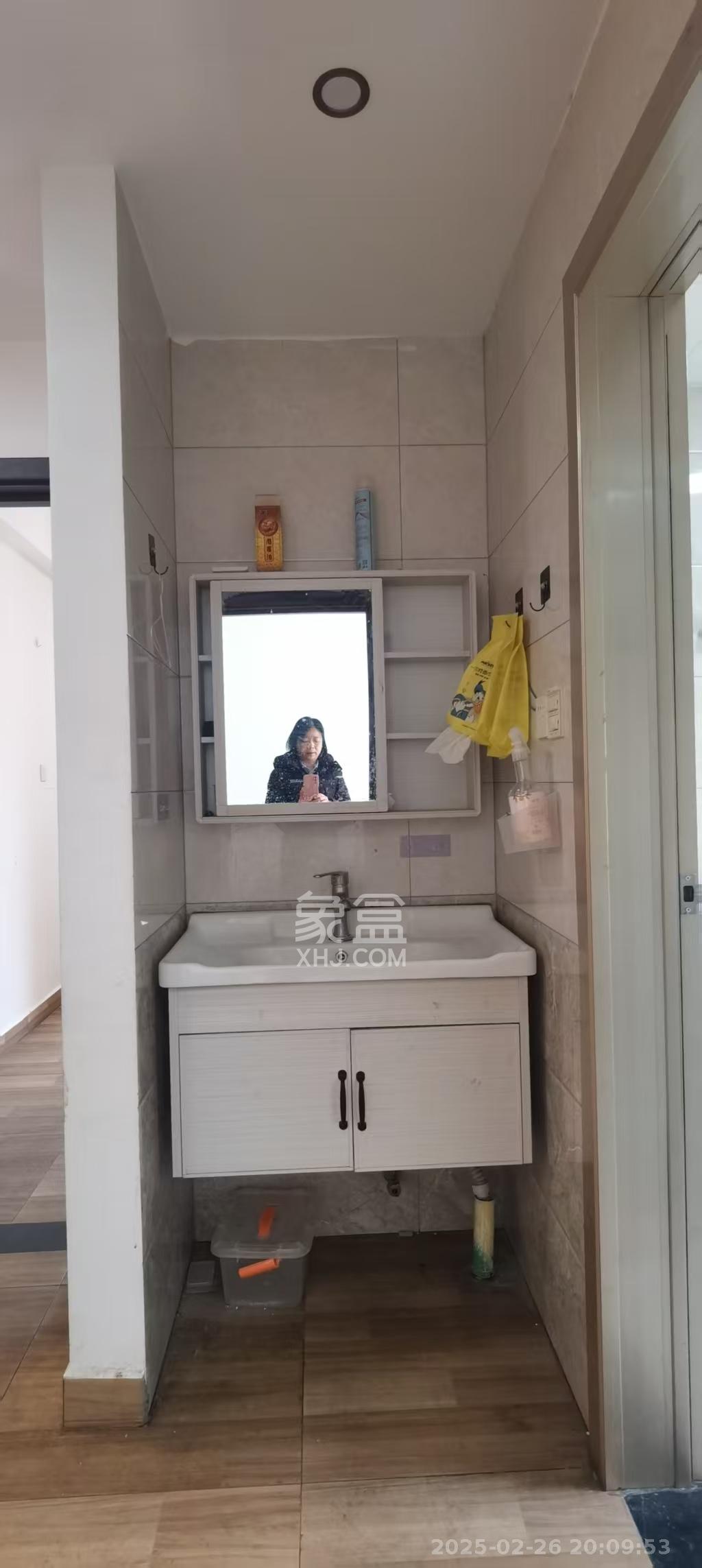 财汇新天地(财汇商务广场) 3室2厅2卫 2200.0元/月 财汇新天地(财汇商务广场) 3室2厅2卫 2200.0元/月室内图