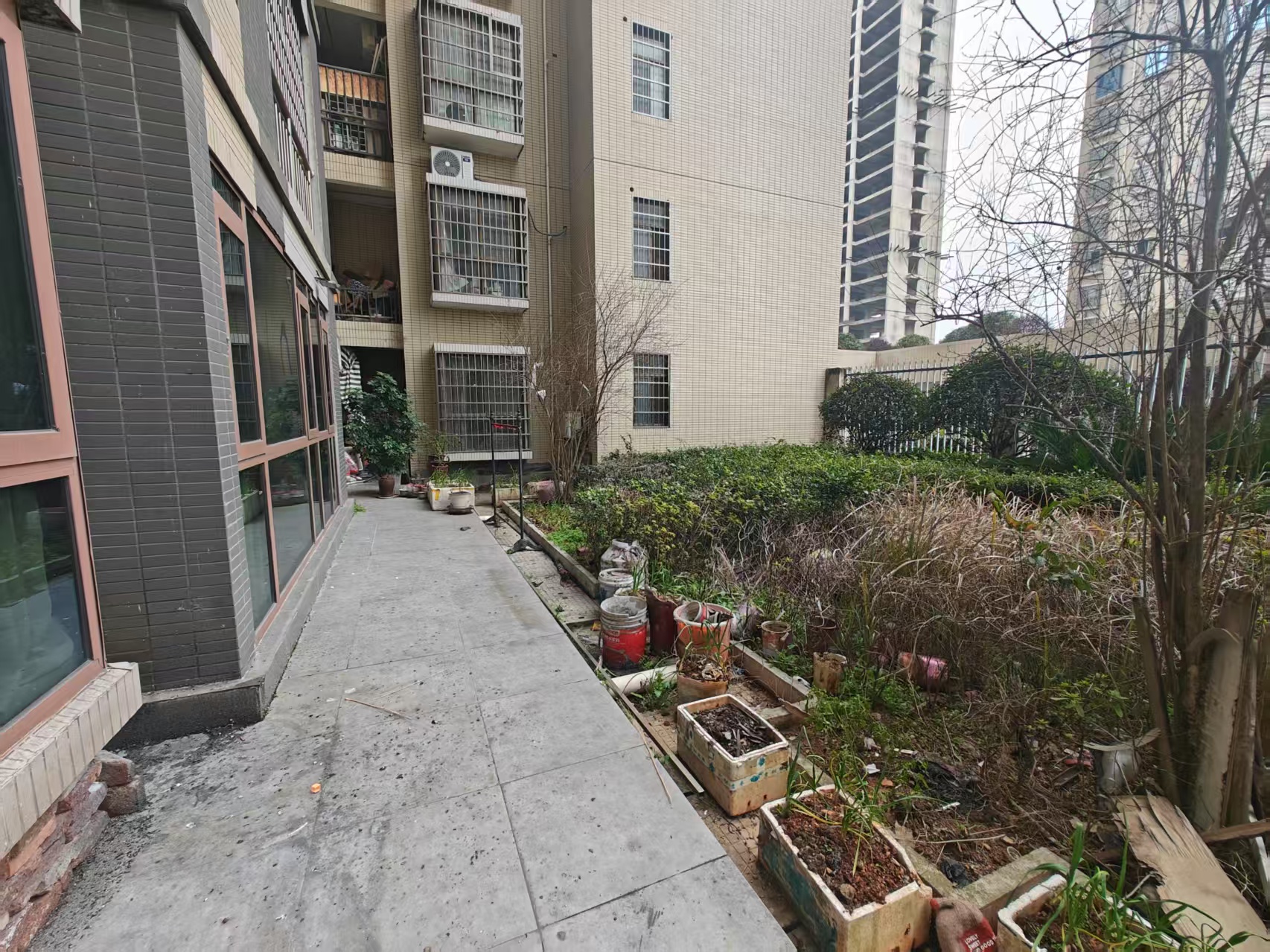 城南壹号  3室2厅2卫    76.8万 城南壹号  3室2厅2卫    76.8万客厅