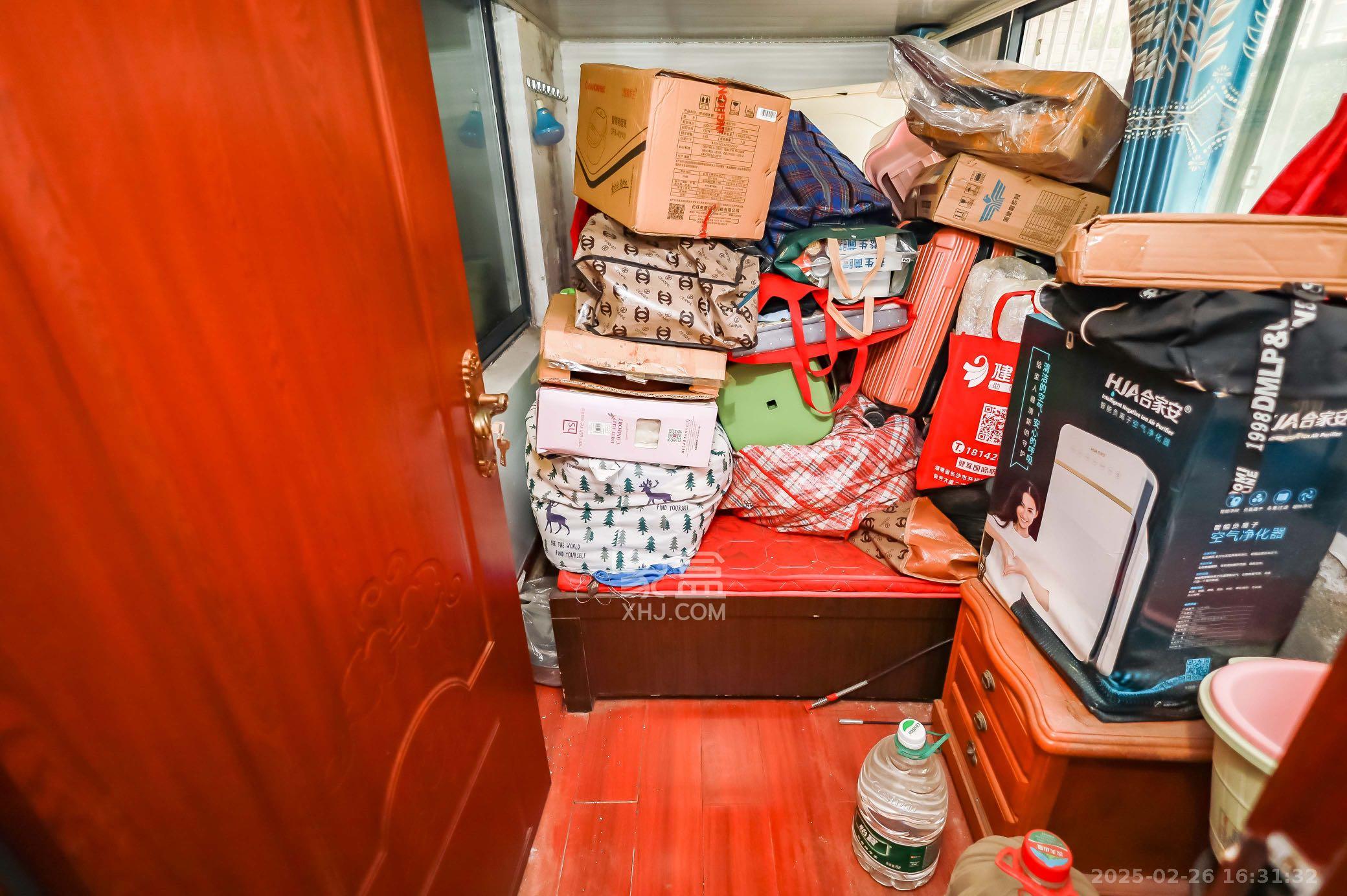 山水新城 3室2厅1卫 1000.0元/月 山水新城 3室2厅1卫 1000.0元/月室内图