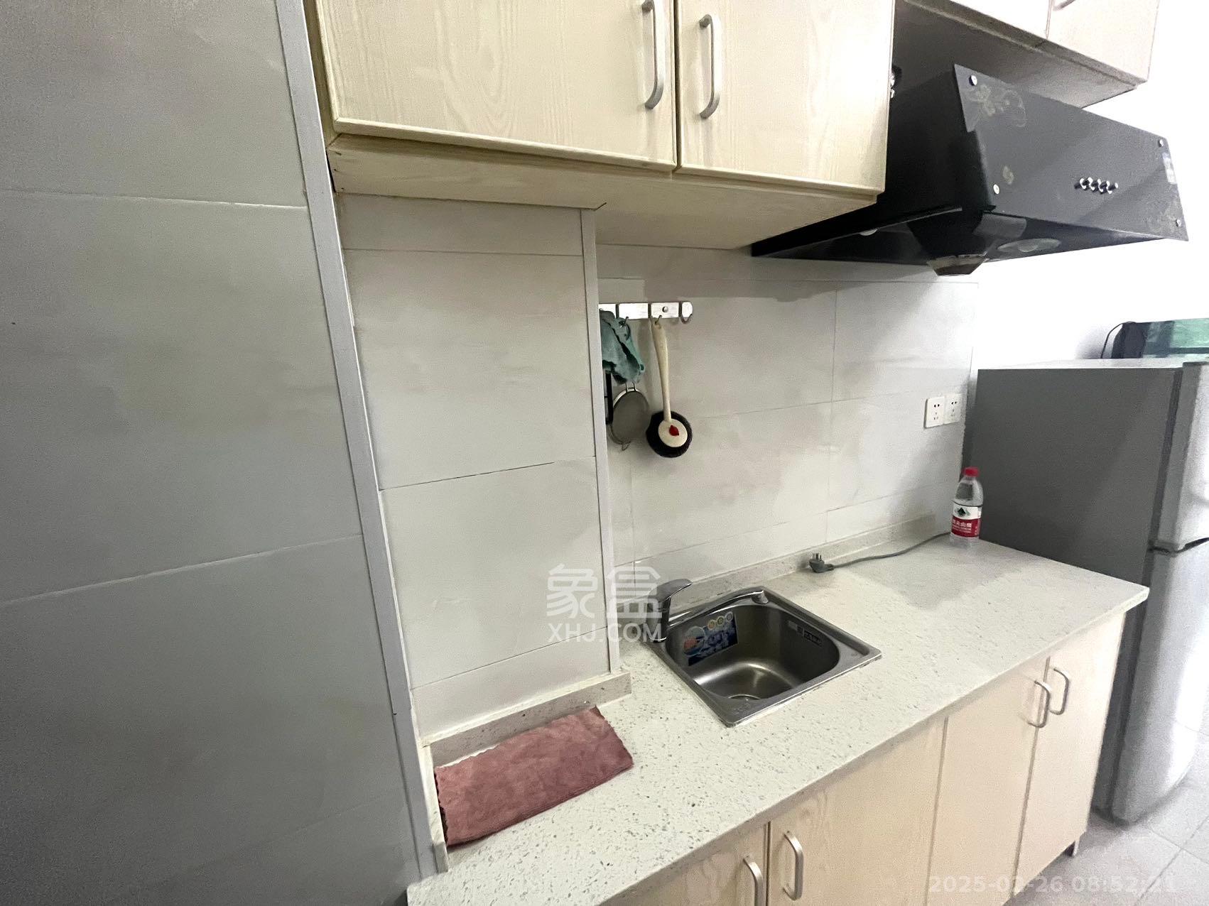 裕天国际商汇中心 1室0厅0卫 1700.0元/月 裕天国际商汇中心 1室0厅0卫 1700.0元/月室内图