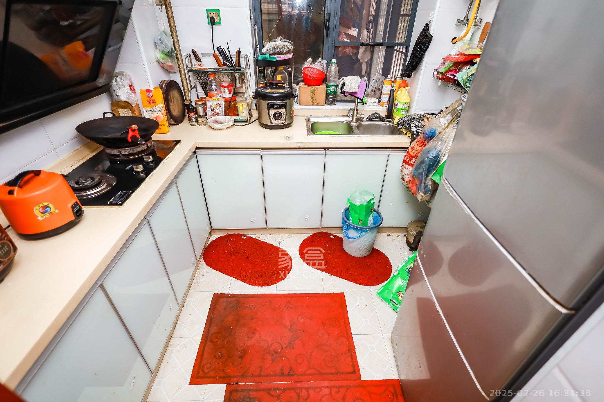 山水新城 3室2厅1卫 1000.0元/月 山水新城 3室2厅1卫 1000.0元/月室内图