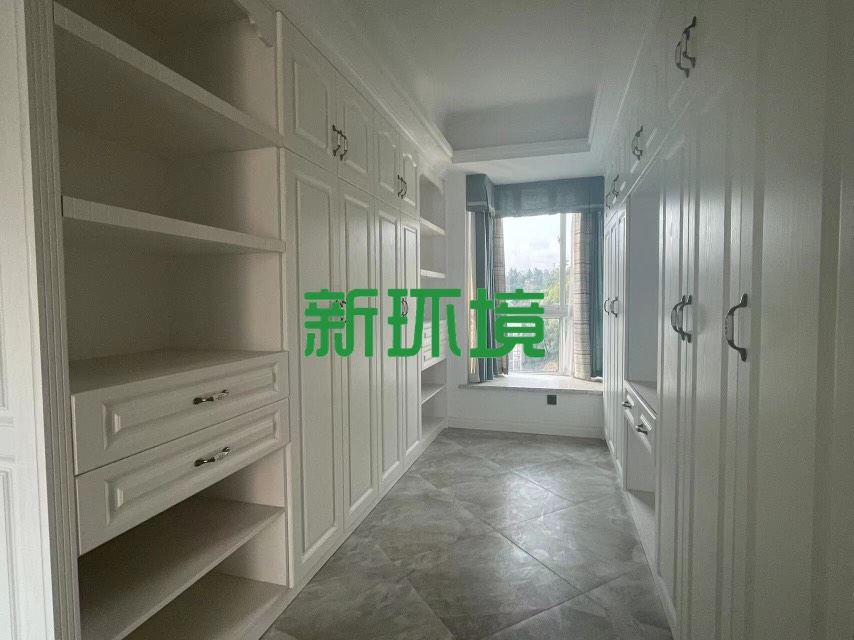 山城上品  5室2厅3卫   108.00万客厅