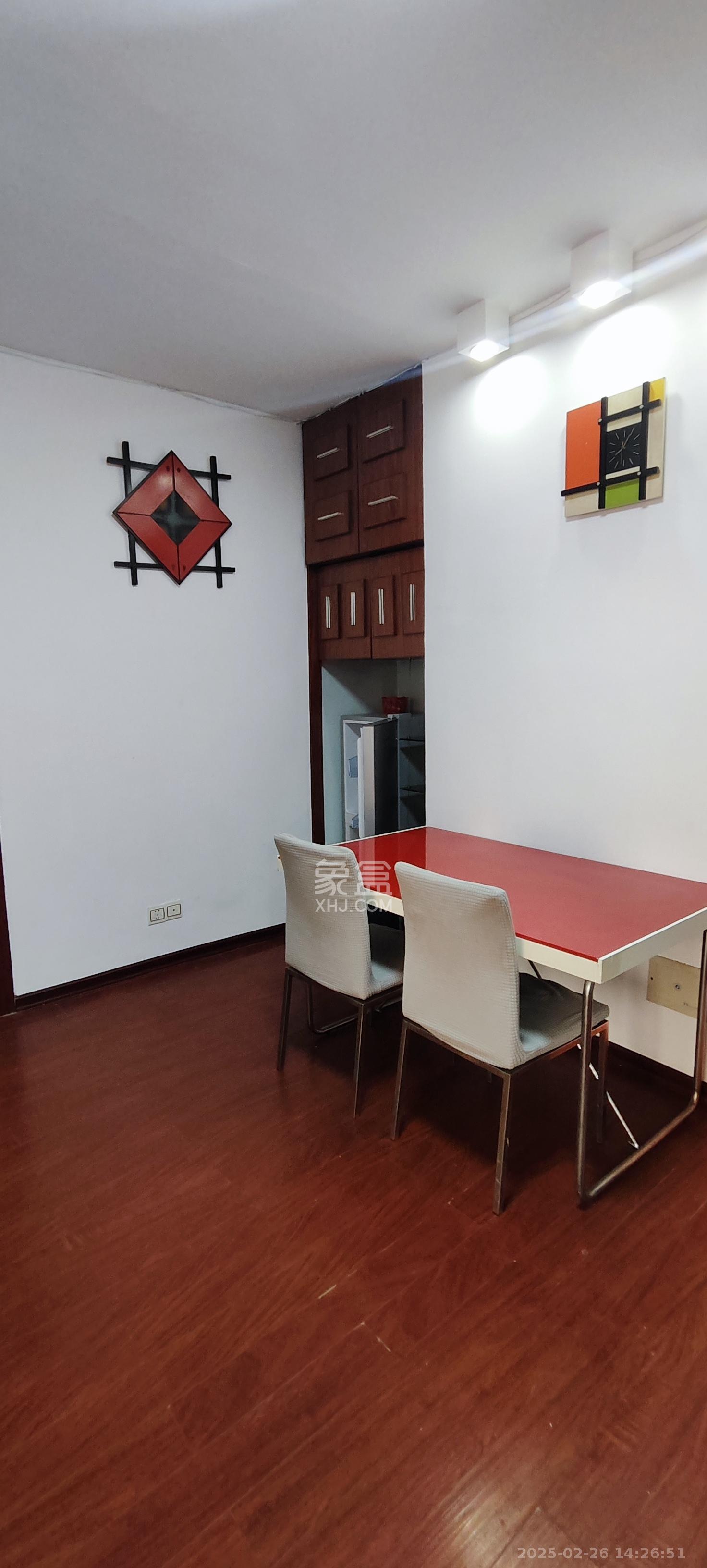 芙蓉公馆  2室2厅1卫    3100.0元/月 芙蓉公馆  2室2厅1卫    3100.0元/月室内图1