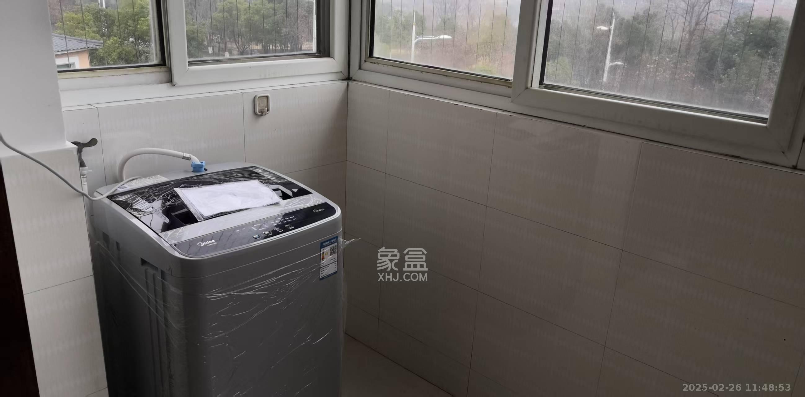 红叶山庄  3室2厅2卫   2800.00元/月室内图