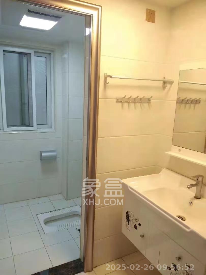 嘉顺苑 3室2厅2卫 2700.0元/月 嘉顺苑 3室2厅2卫 2700.0元/月室内图