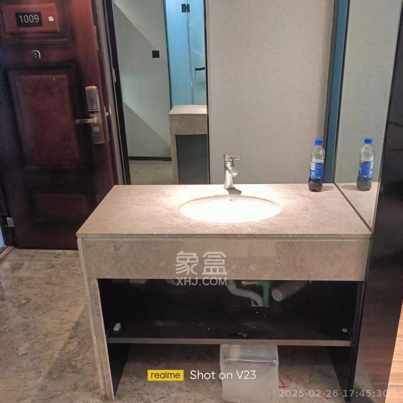 芙蓉同发 1室1厅1卫 2400.0元/月 芙蓉同发 1室1厅1卫 2400.0元/月室内图