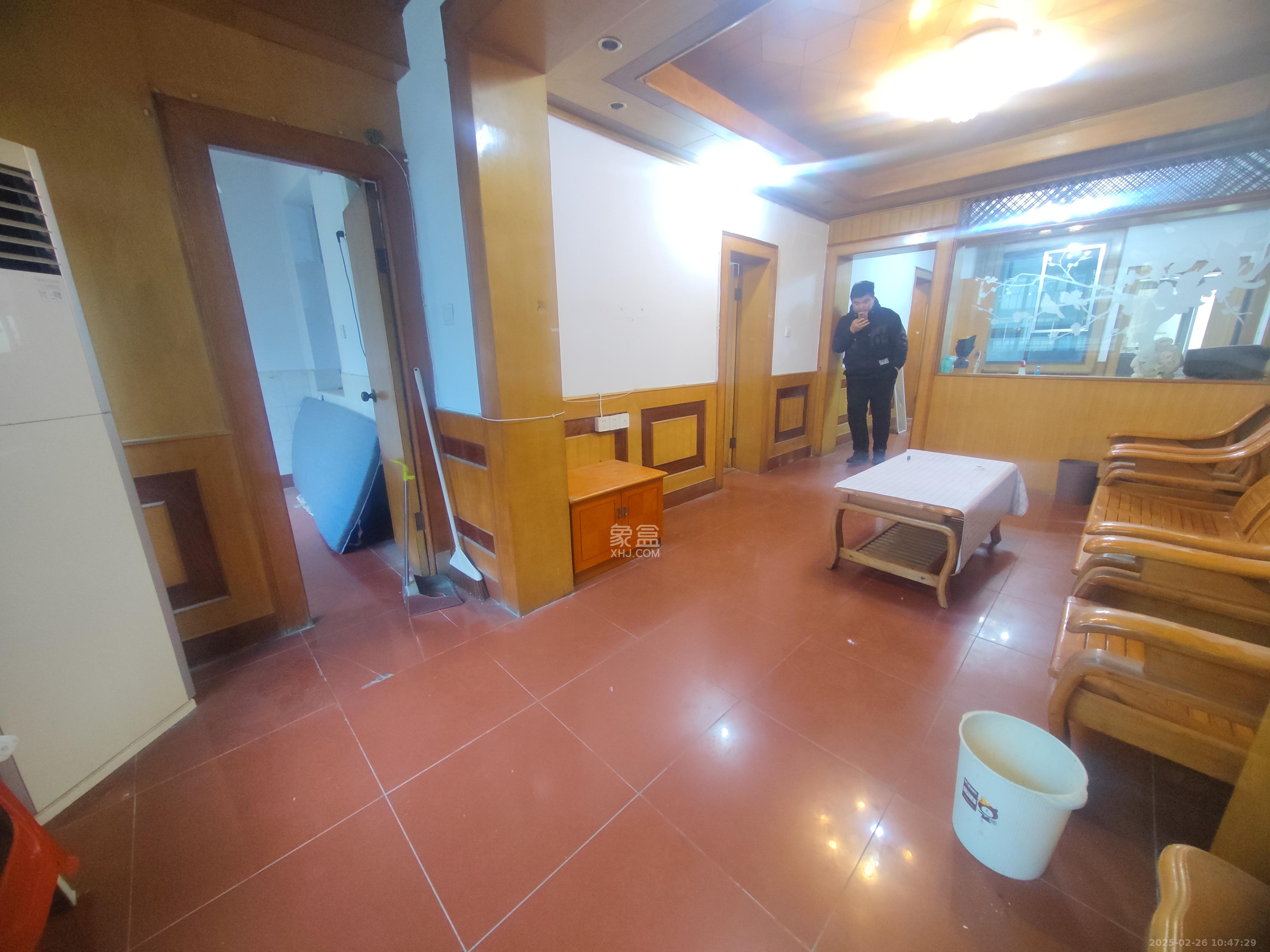 工农新村（工农桥社区）  3室1厅1卫   2200.00元/月室内图