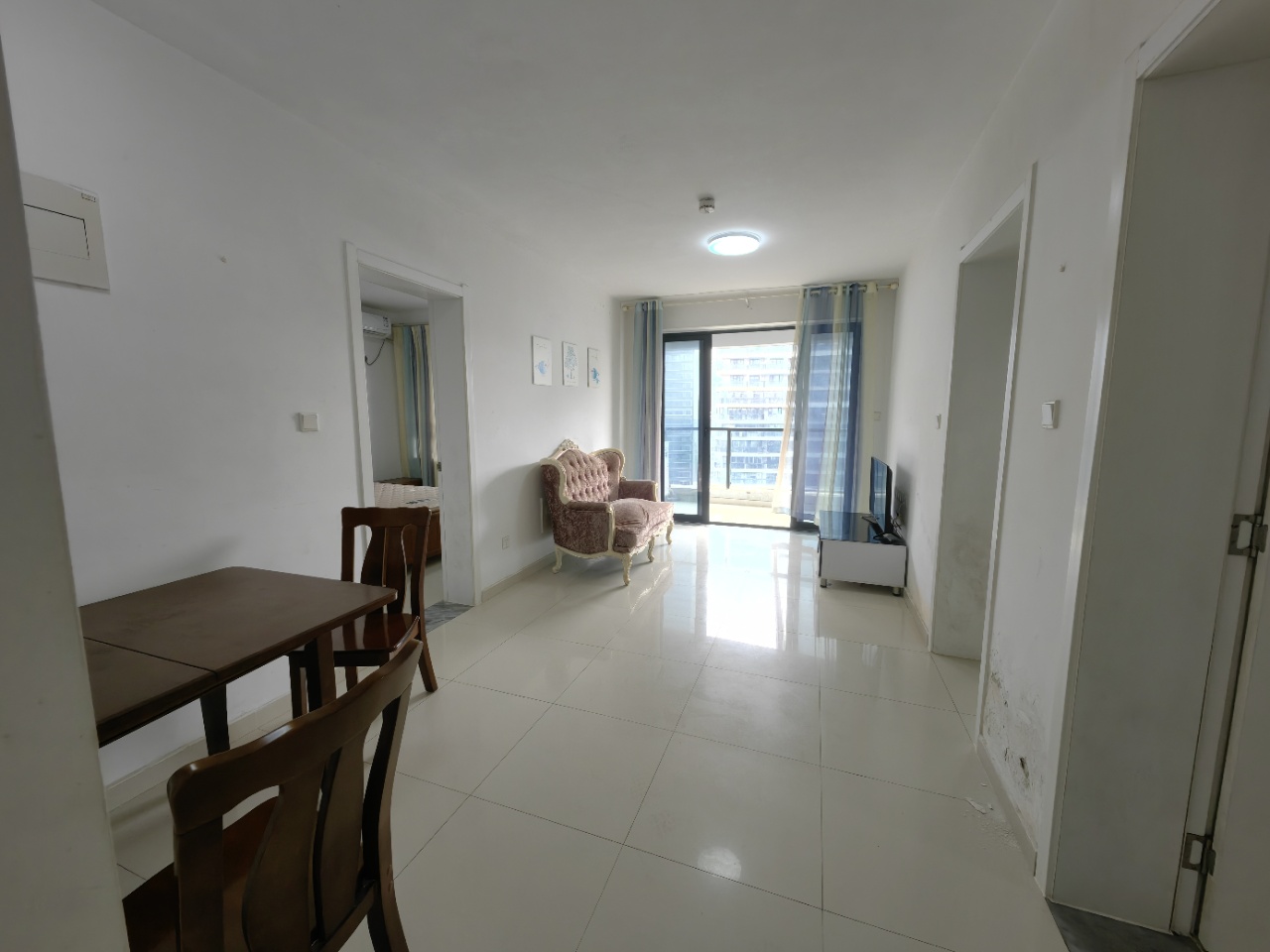 天地凤凰城 2室2厅1卫 85.0万 天地凤凰城 2室2厅1卫 85.0万室内图