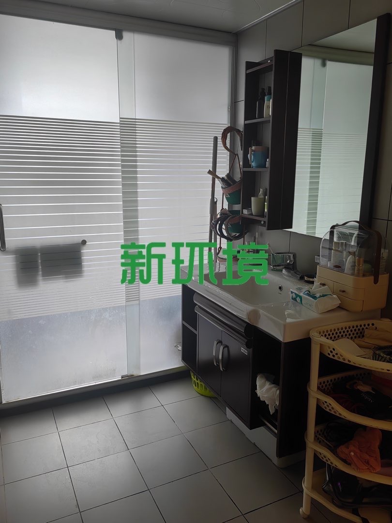 月亮湾二期B区  1室0厅0卫   82.80万客厅