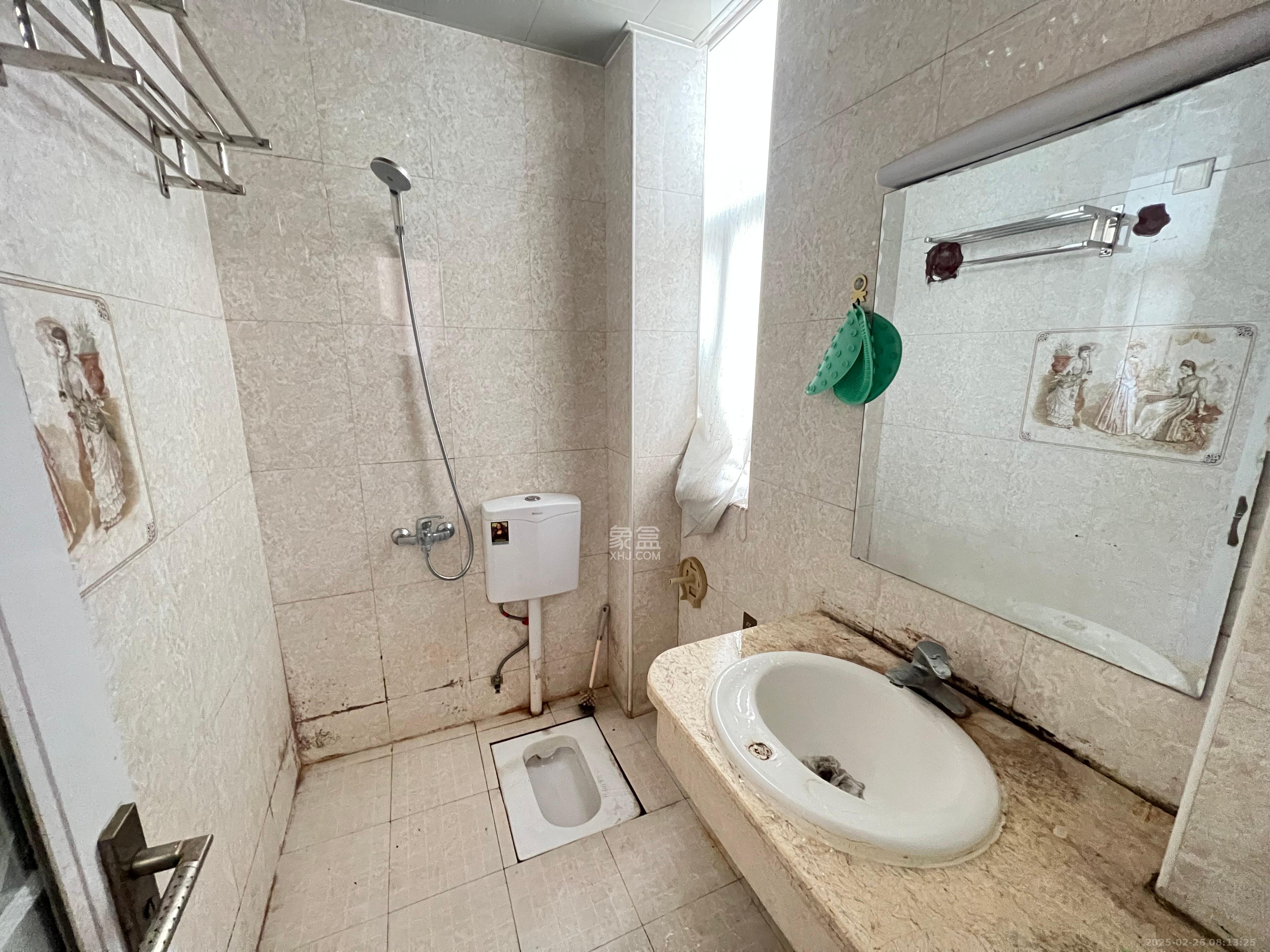 恩瑞麓山名园(龙王港小区) 3室2厅2卫 2300.0元/月 恩瑞麓山名园(龙王港小区) 3室2厅2卫 2300.0元/月室内图