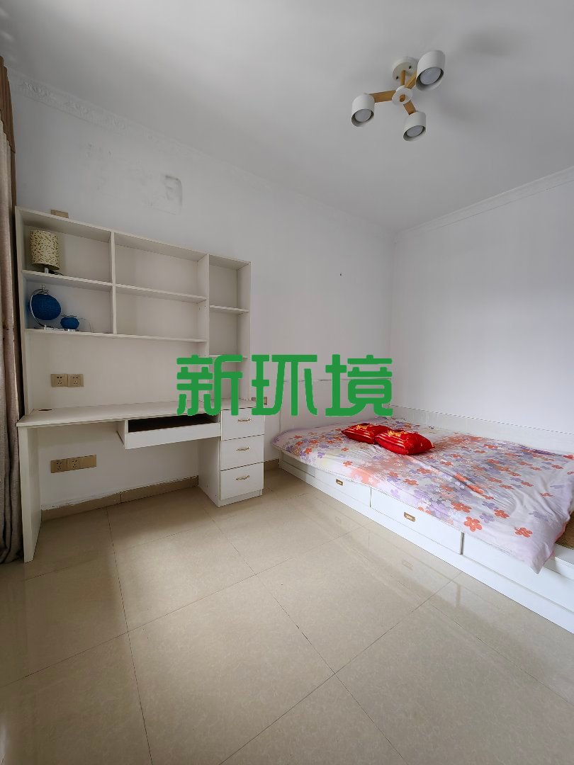 东方明珠  2室2厅1卫   50.80万客厅