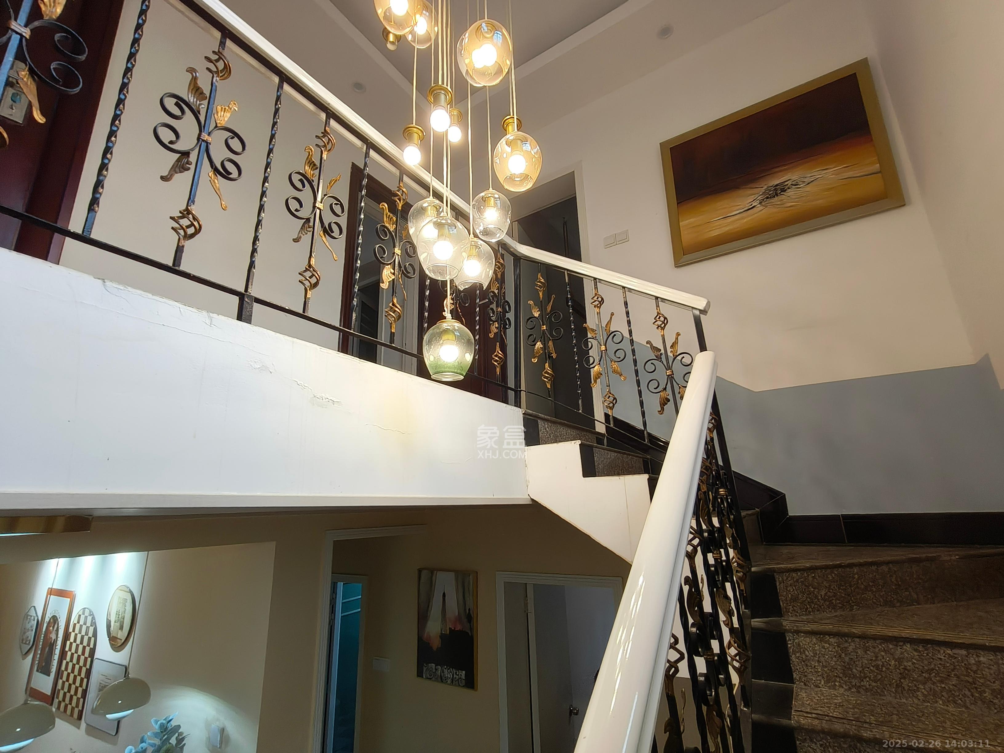 海华嘉园 4室2厅1卫 4500.0元/月 海华嘉园 4室2厅1卫 4500.0元/月室内图