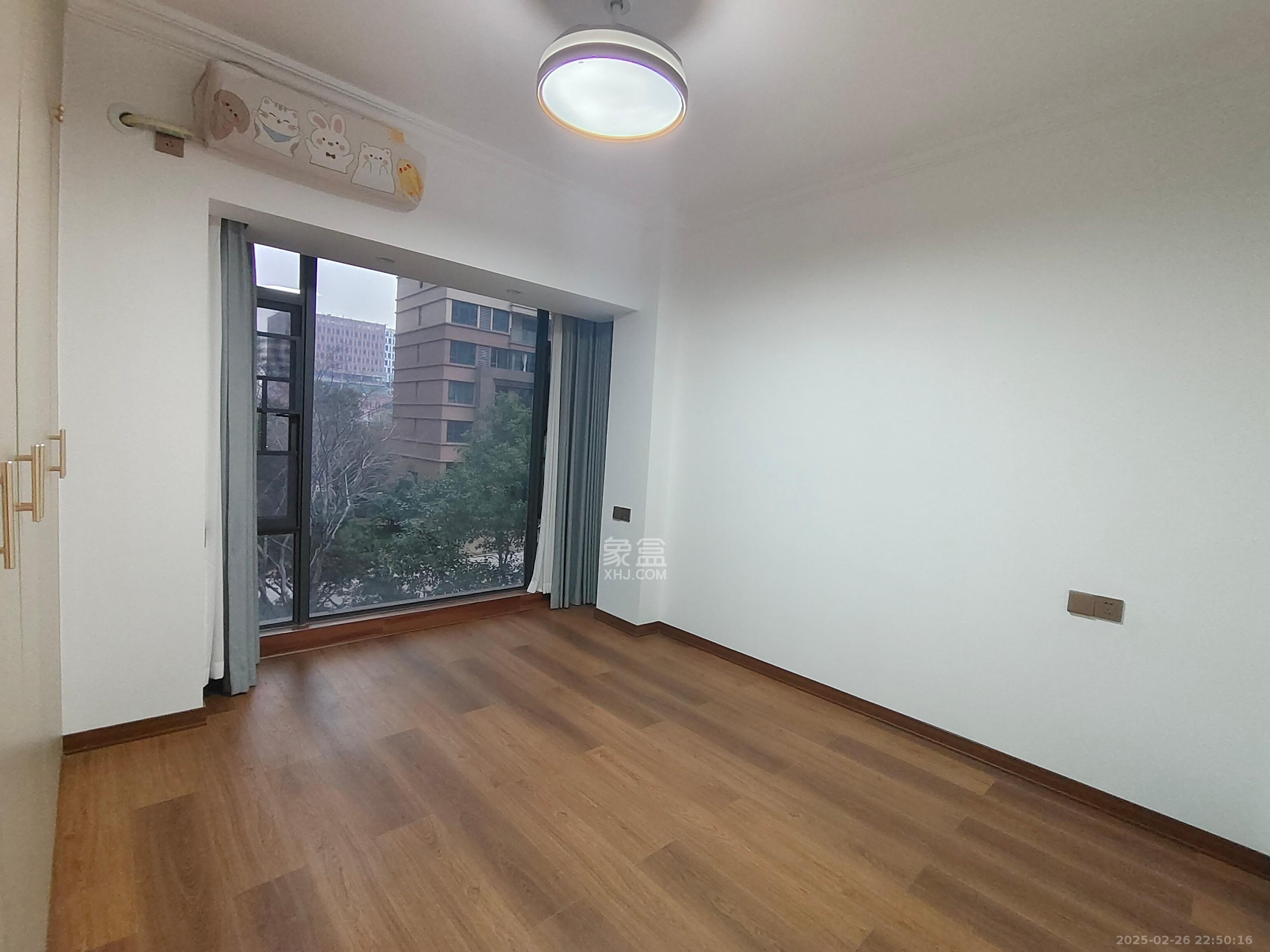 福天星中心(福天星雅苑) 4室2厅2卫 4600.0元/月 福天星中心(福天星雅苑) 4室2厅2卫 4600.0元/月室内图