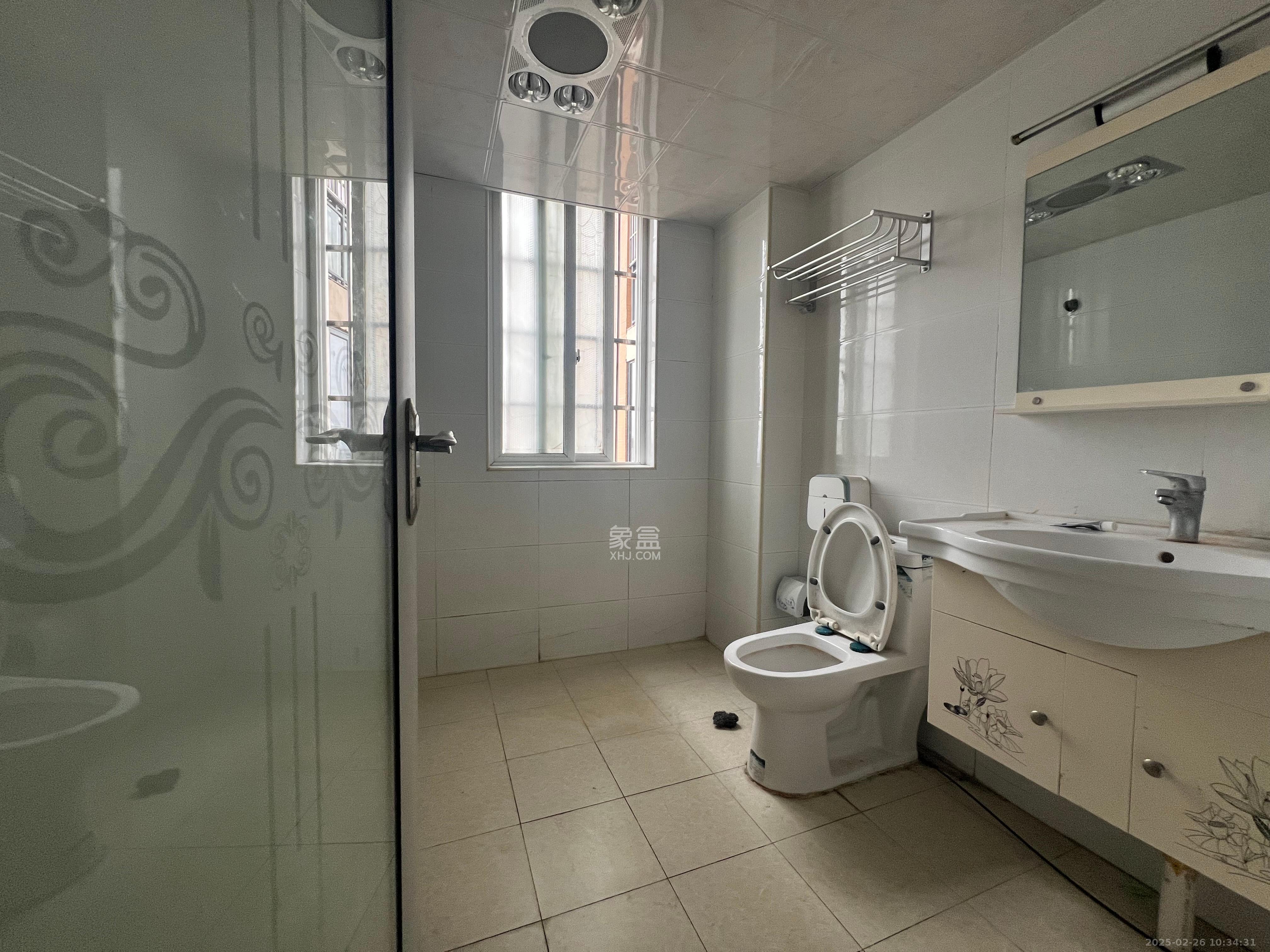 湘府十城(汇财御景湾新寓,汇财国际) 3室2厅1卫 2100.0元/月 湘府十城(汇财御景湾新寓,汇财国际) 3室2厅1卫 2100.0元/月室内图