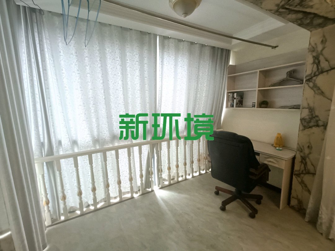 桂花园  3室2厅2卫   69.80万客厅