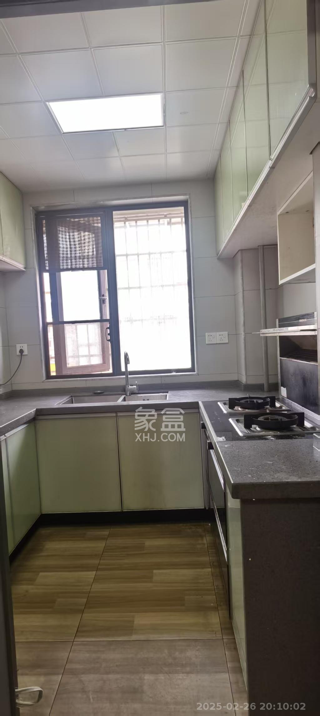 财汇新天地(财汇商务广场) 3室2厅2卫 2200.0元/月 财汇新天地(财汇商务广场) 3室2厅2卫 2200.0元/月室内图