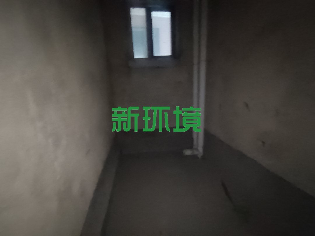 东方明珠  3室2厅2卫   58.00万客厅