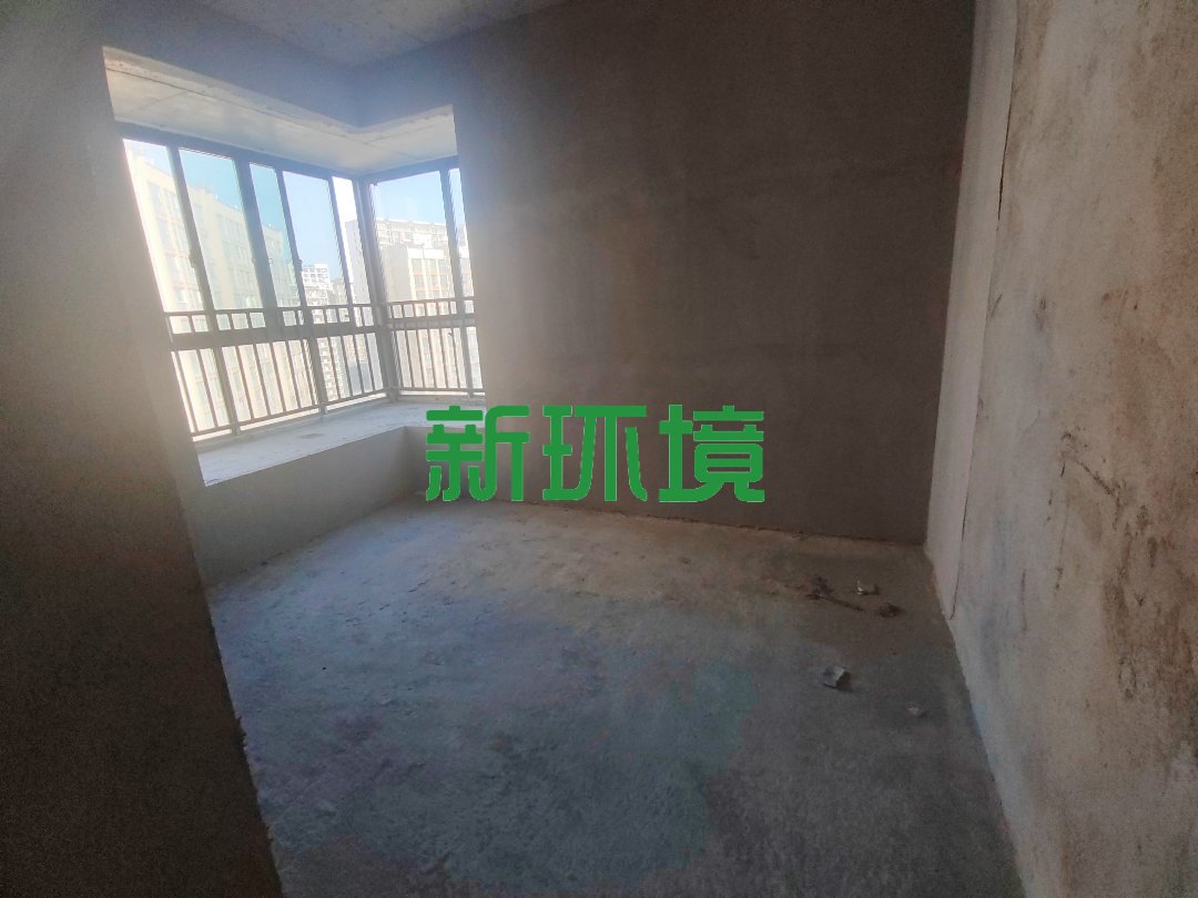 山水印象  4室2厅2卫   114.00万客厅