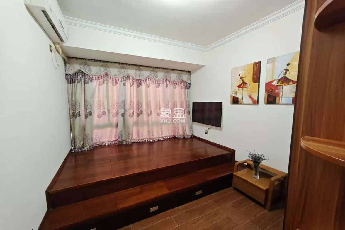 润江财苑 3室2厅2卫 2200.0元/月 润江财苑 3室2厅2卫 2200.0元/月室内图