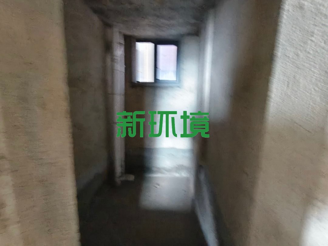 东方明珠  4室2厅2卫   70.00万客厅