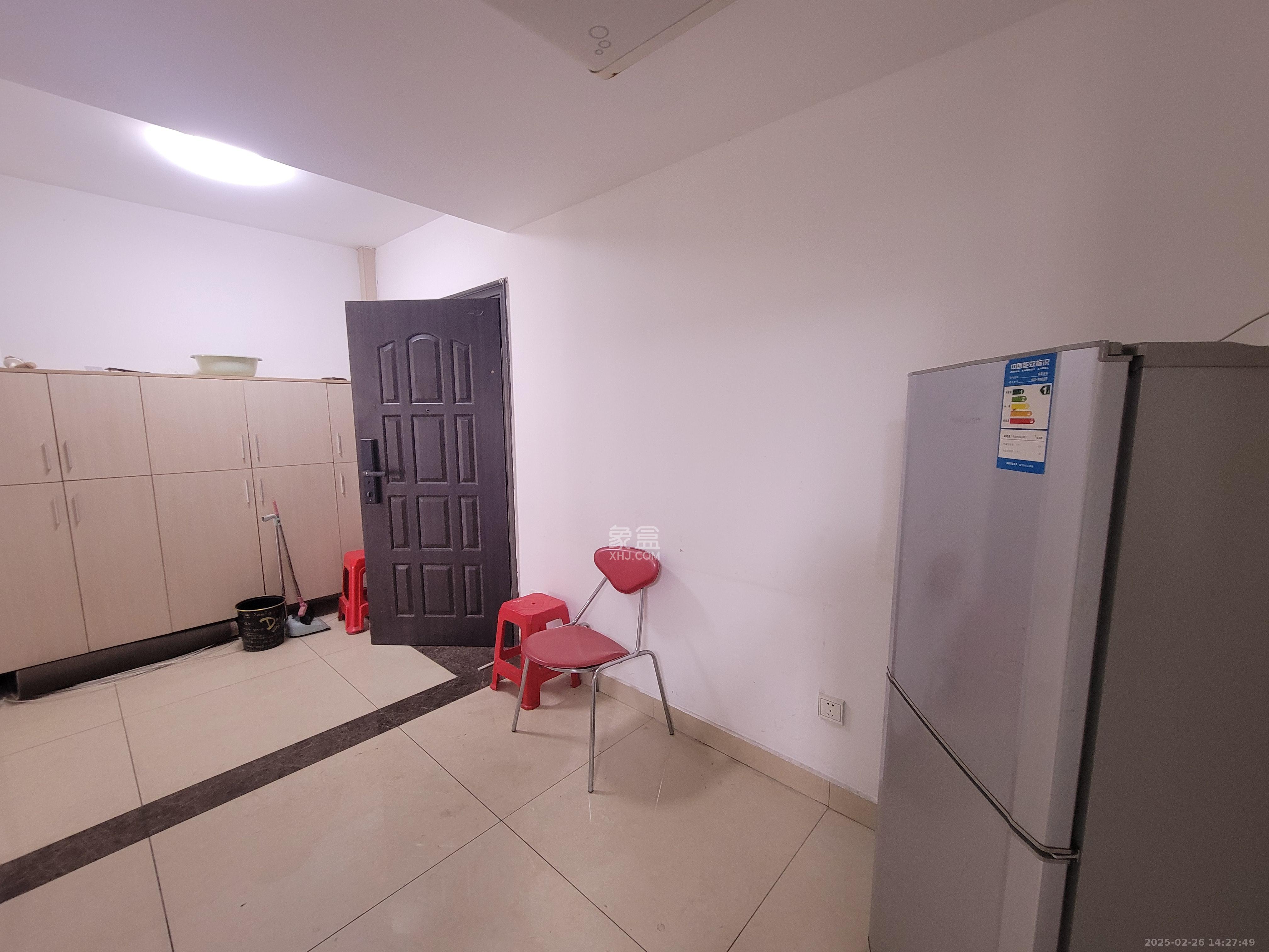 兰亭峰景 1室2厅1卫 2200.0元/月 兰亭峰景 1室2厅1卫 2200.0元/月室内图