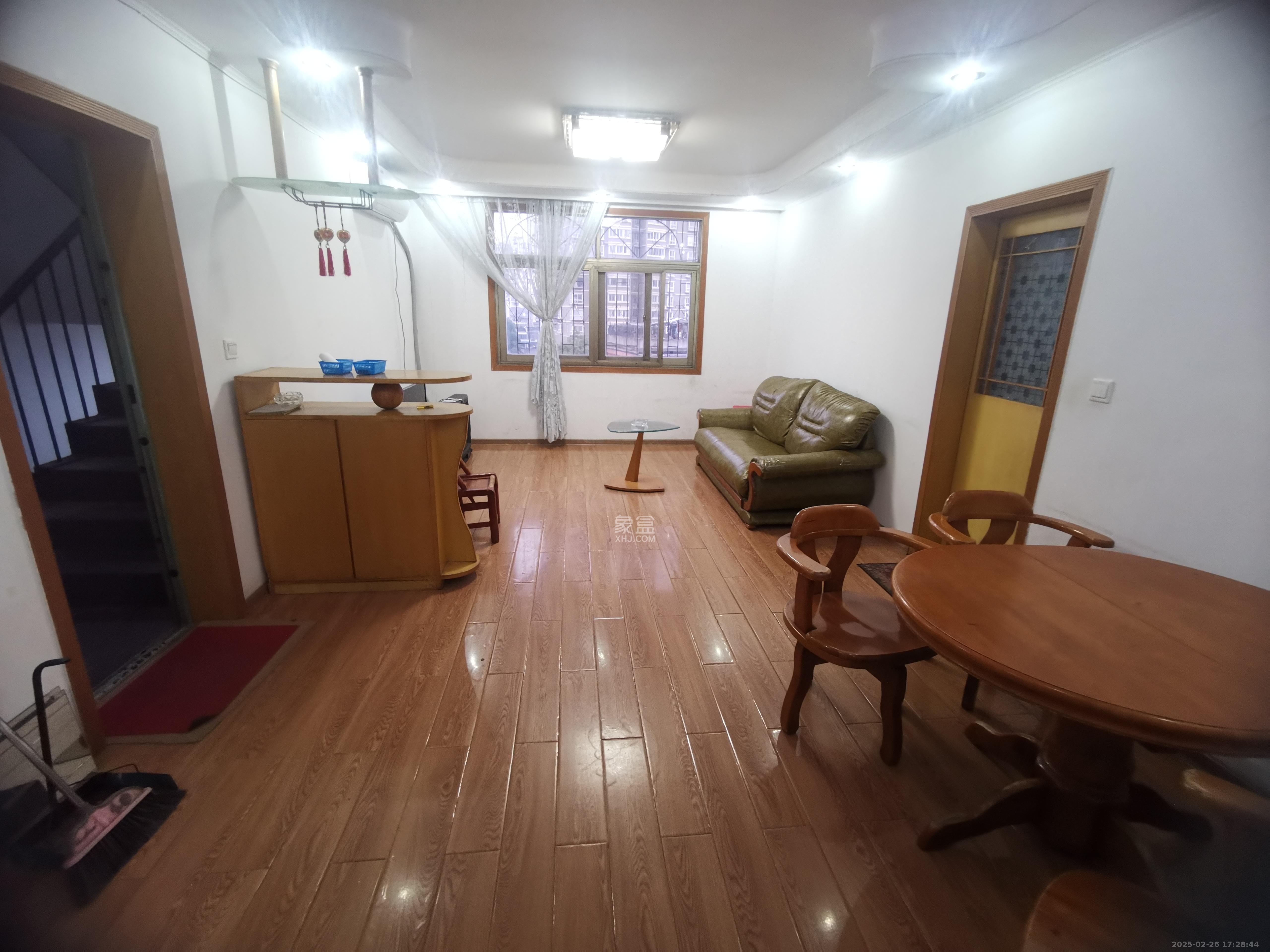 电力宾馆宿舍  3室2厅1卫    1700.0元/月 电力宾馆宿舍  3室2厅1卫    1700.0元/月室内图