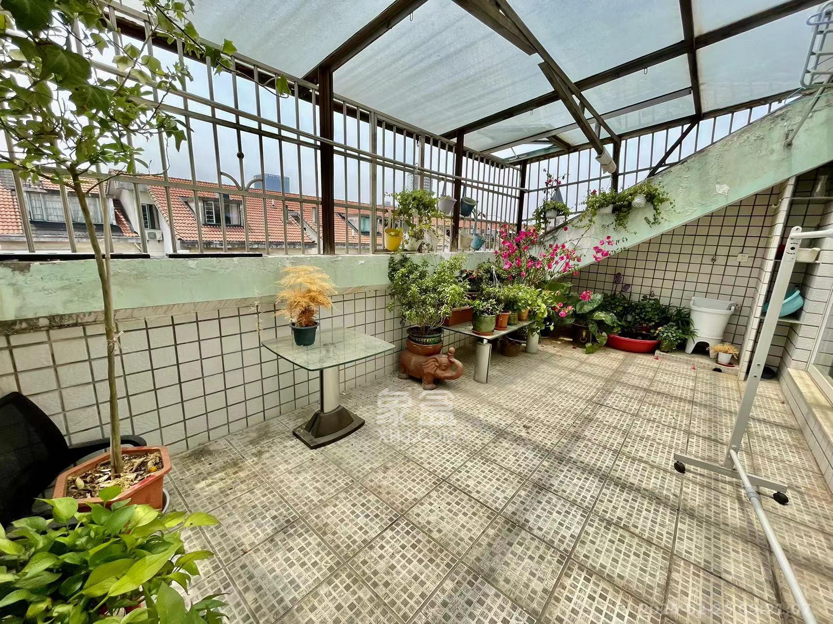 东方新城  5室3厅3卫   3600.00元/月室内图
