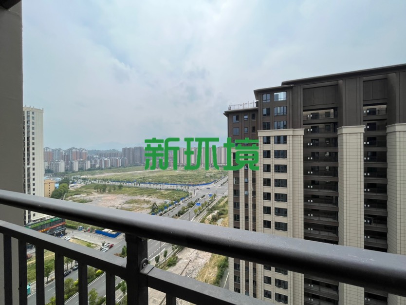 荣盛花语书苑 4室2厅2卫 85.0万 荣盛花语书苑 4室2厅2卫 85.0万客厅