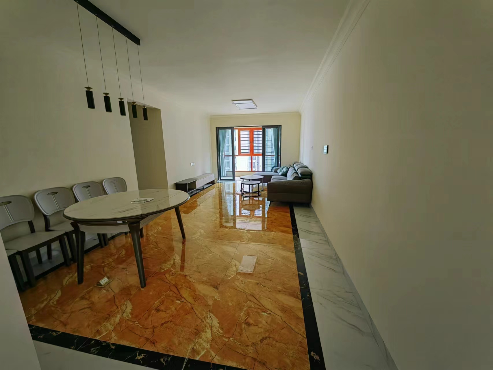 碧桂园梓山府 3室2厅2卫 1900.0元/月 碧桂园梓山府 3室2厅2卫 1900.0元/月室内图