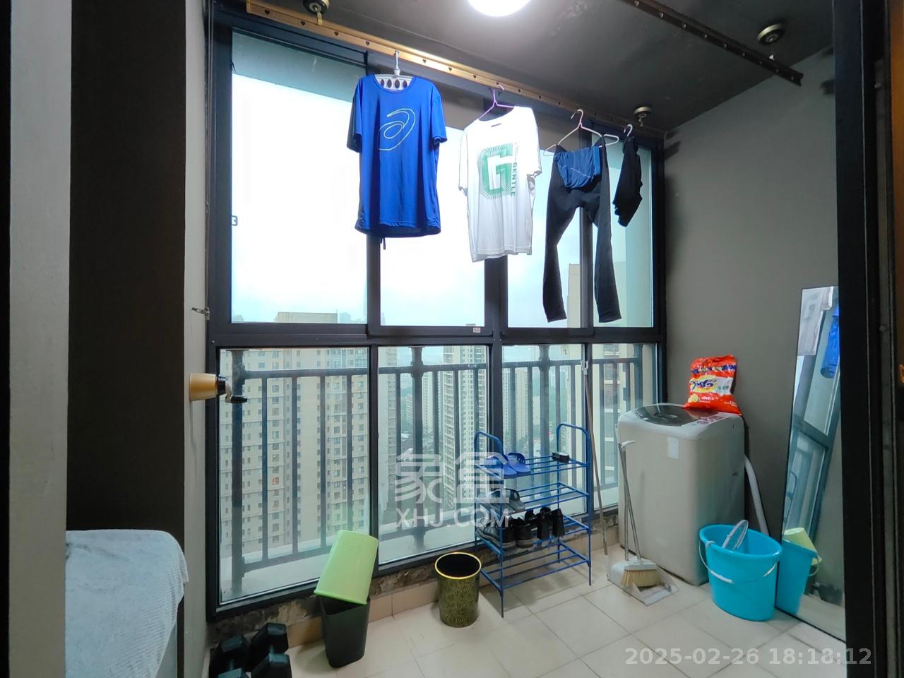 万科城  1室2厅1卫   2300.00元/月室内图