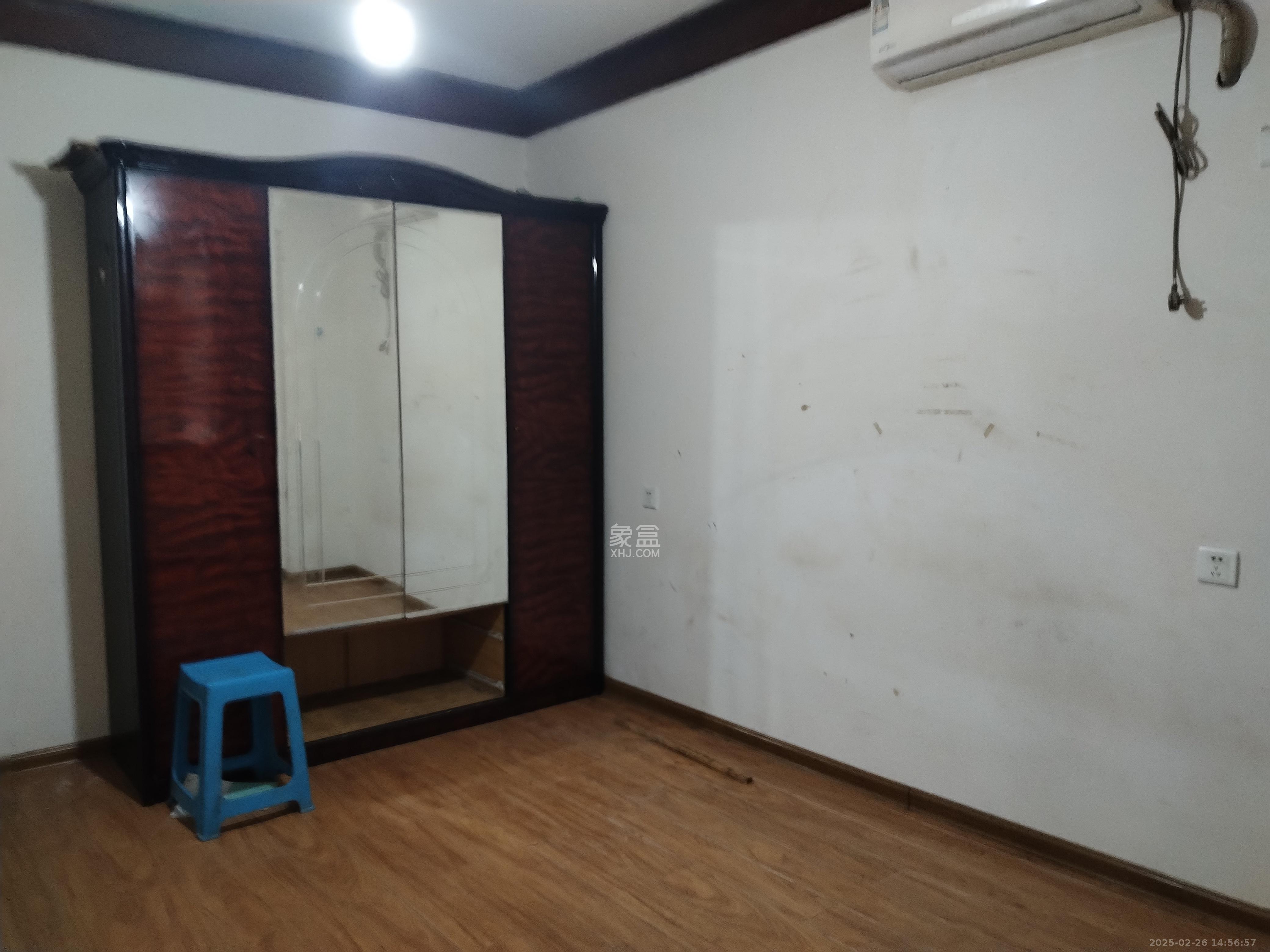 燕山街社区 2室2厅1卫 2000.0元/月 燕山街社区 2室2厅1卫 2000.0元/月室内图