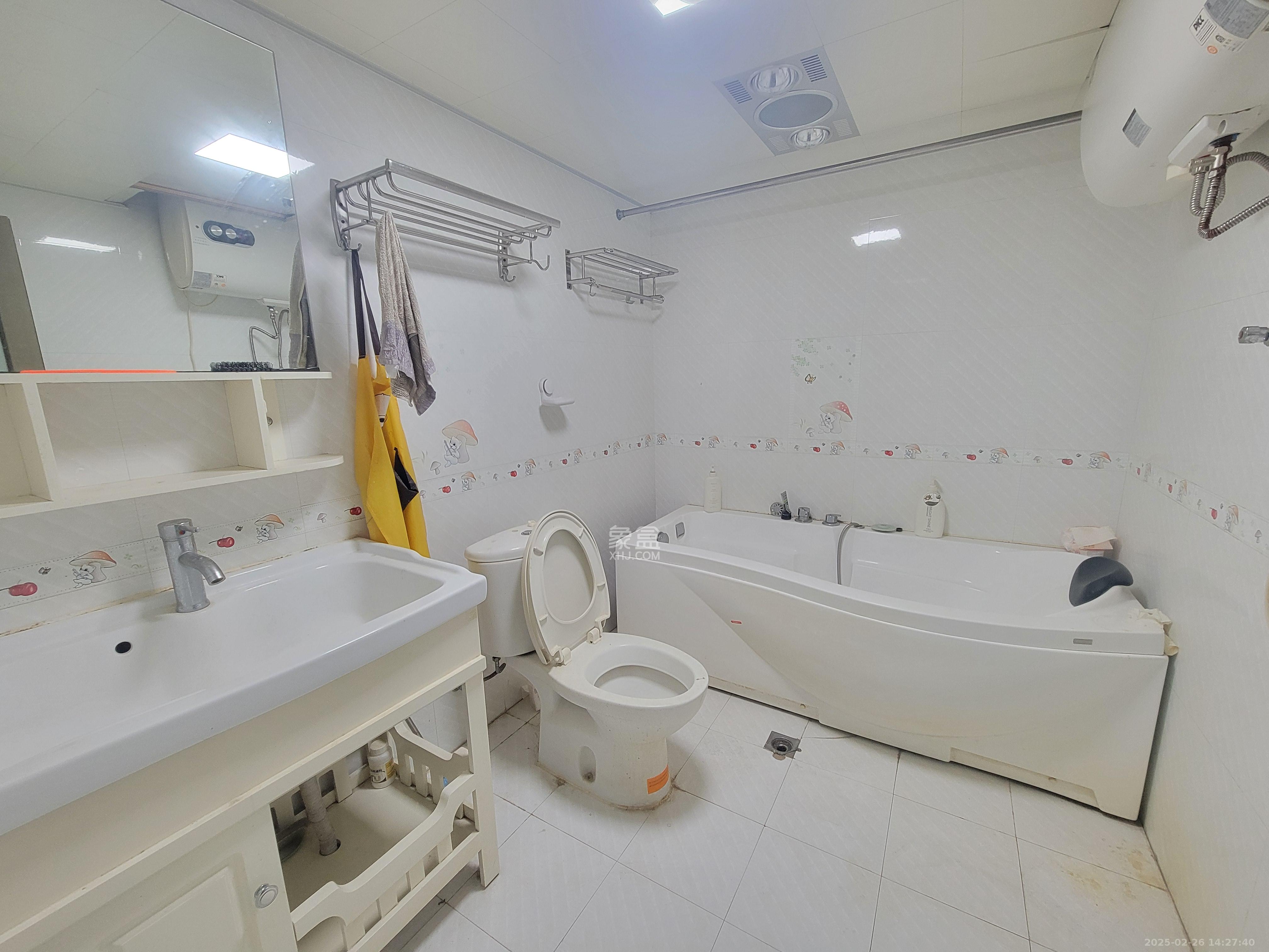 兰亭峰景 1室2厅1卫 2200.0元/月 兰亭峰景 1室2厅1卫 2200.0元/月室内图