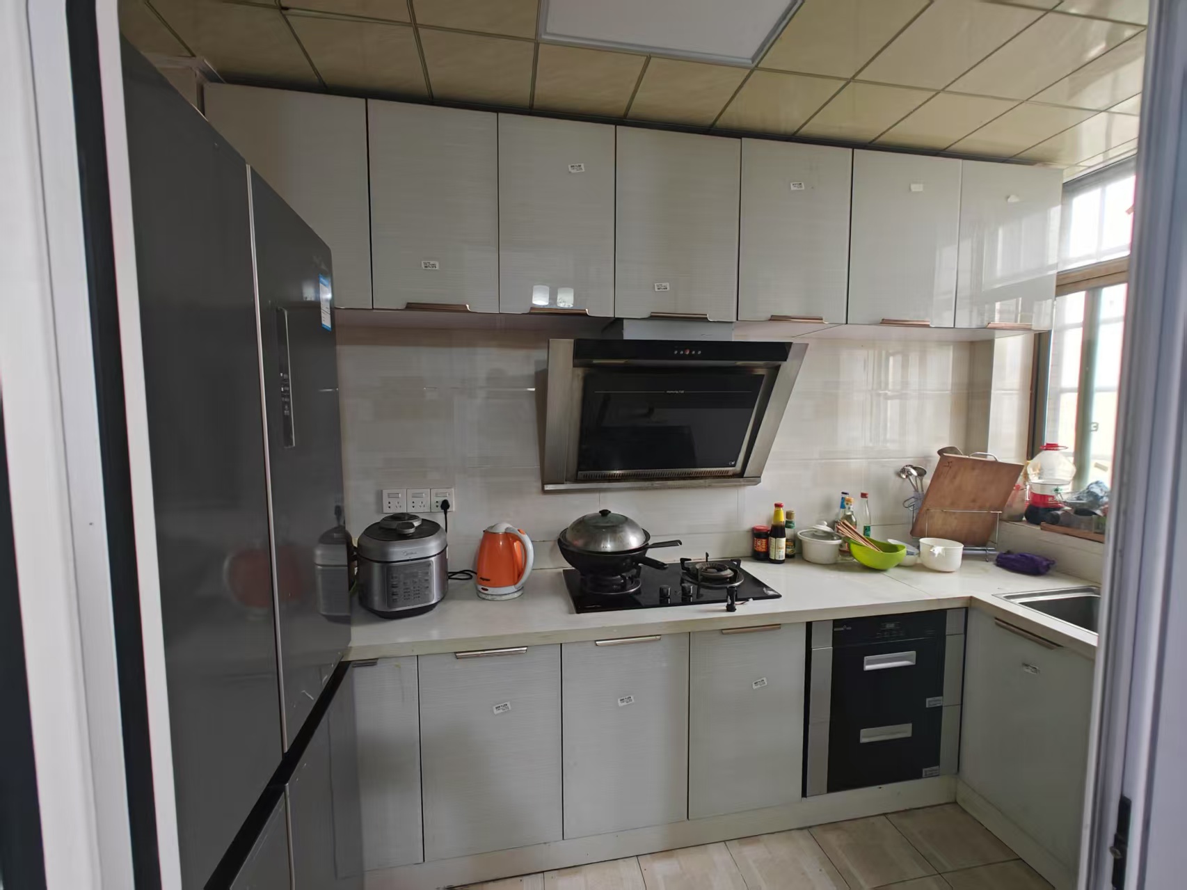 城南壹号  3室2厅2卫    76.8万 城南壹号  3室2厅2卫    76.8万客厅