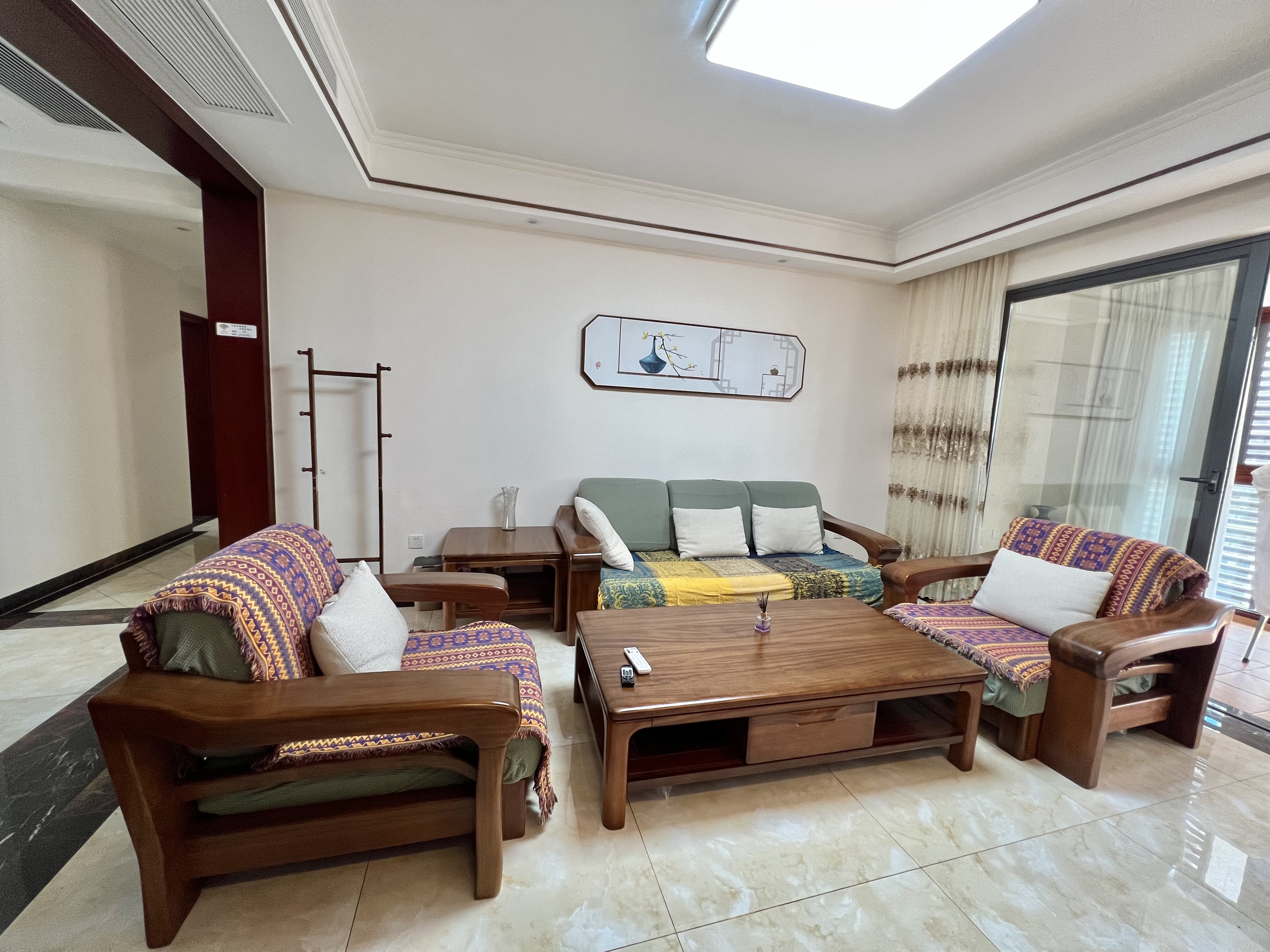 海航豪庭北苑 3室2厅2卫 300.0万 海航豪庭北苑 3室2厅2卫 300.0万室内图