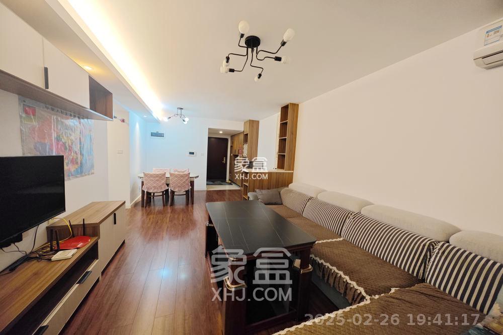 万科魅力之城观澜里  3室2厅2卫   2700.00元/月