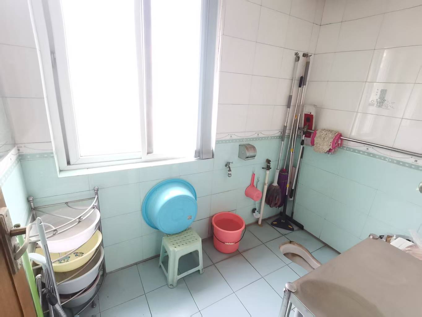 金泰花园 5室2厅2卫 90.0万 金泰花园 5室2厅2卫 90.0万室内图