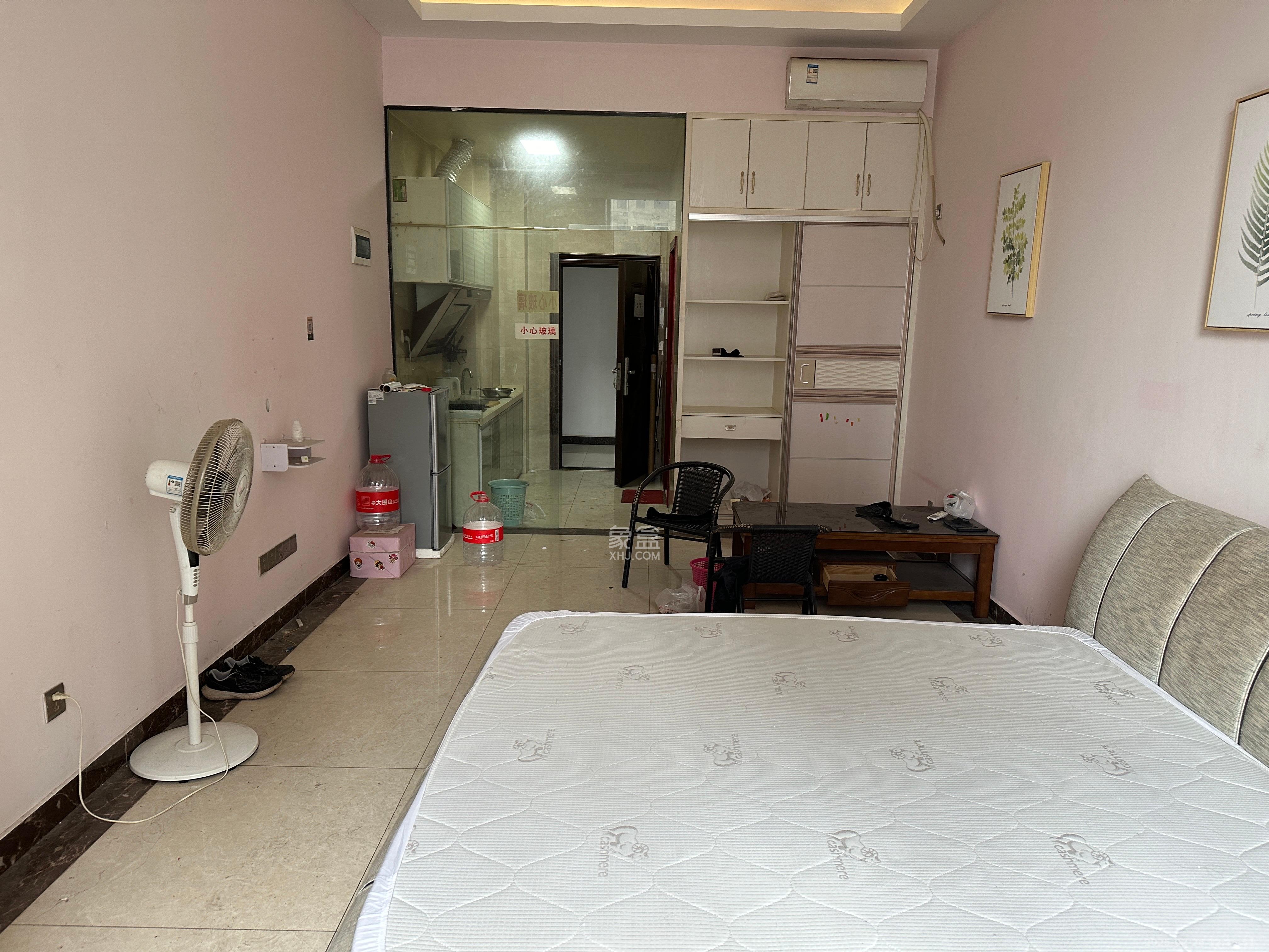 华侨假日中心(晟华苑) 1室1厅1卫 1500.0元/月 华侨假日中心(晟华苑) 1室1厅1卫 1500.0元/月室内图