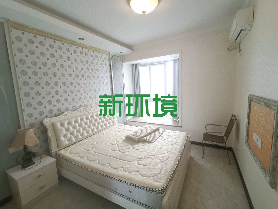 桂花园  3室2厅2卫   69.80万客厅