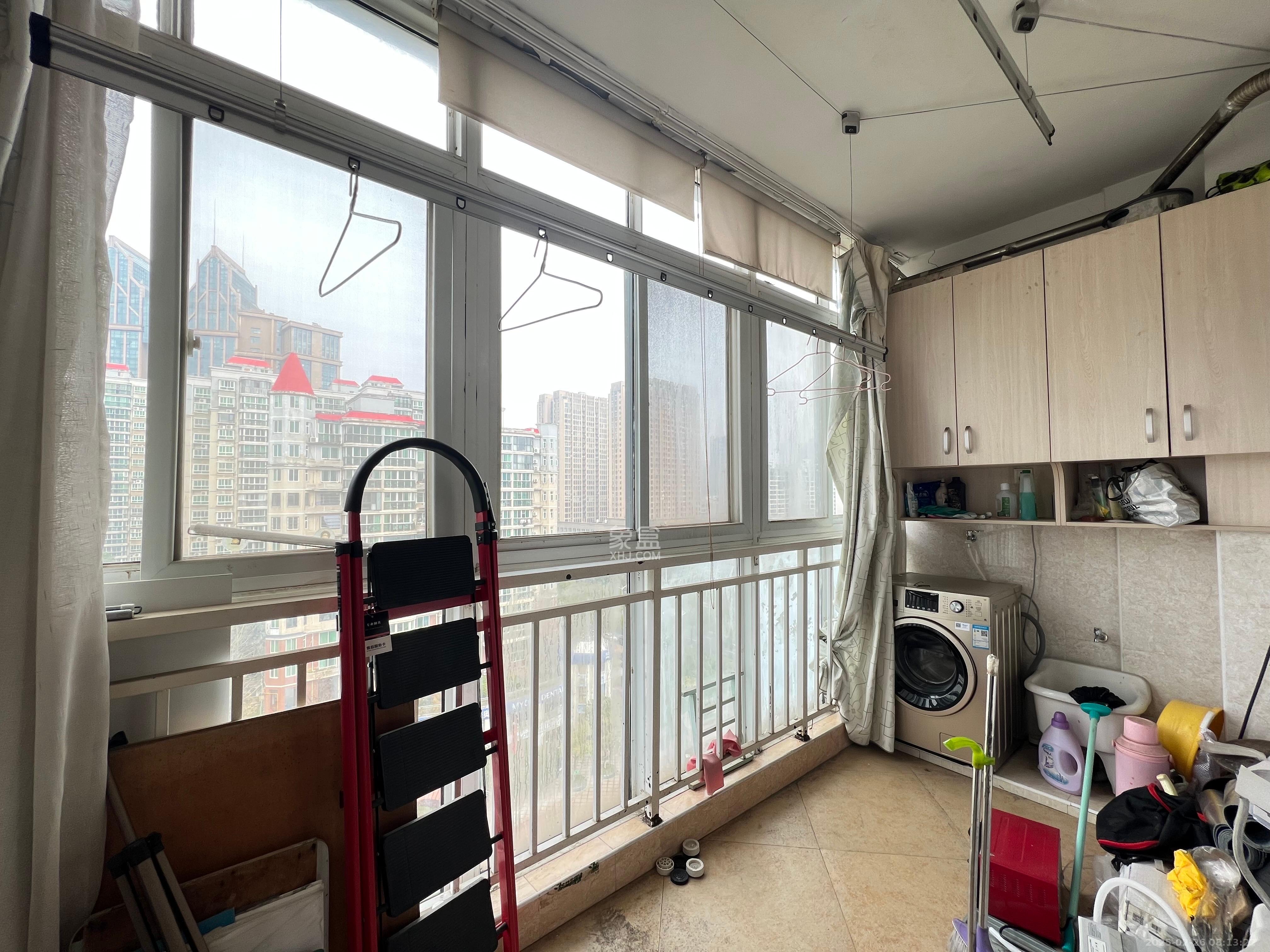 恩瑞麓山名园(龙王港小区) 3室2厅2卫 2300.0元/月 恩瑞麓山名园(龙王港小区) 3室2厅2卫 2300.0元/月室内图