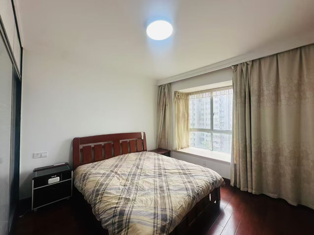 银色现代城 3室2厅1卫 1680.0元/月 银色现代城 3室2厅1卫 1680.0元/月室内图