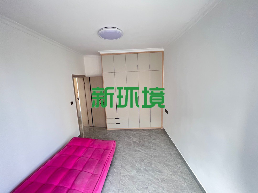 天门壹号  3室2厅1卫   68.00万客厅