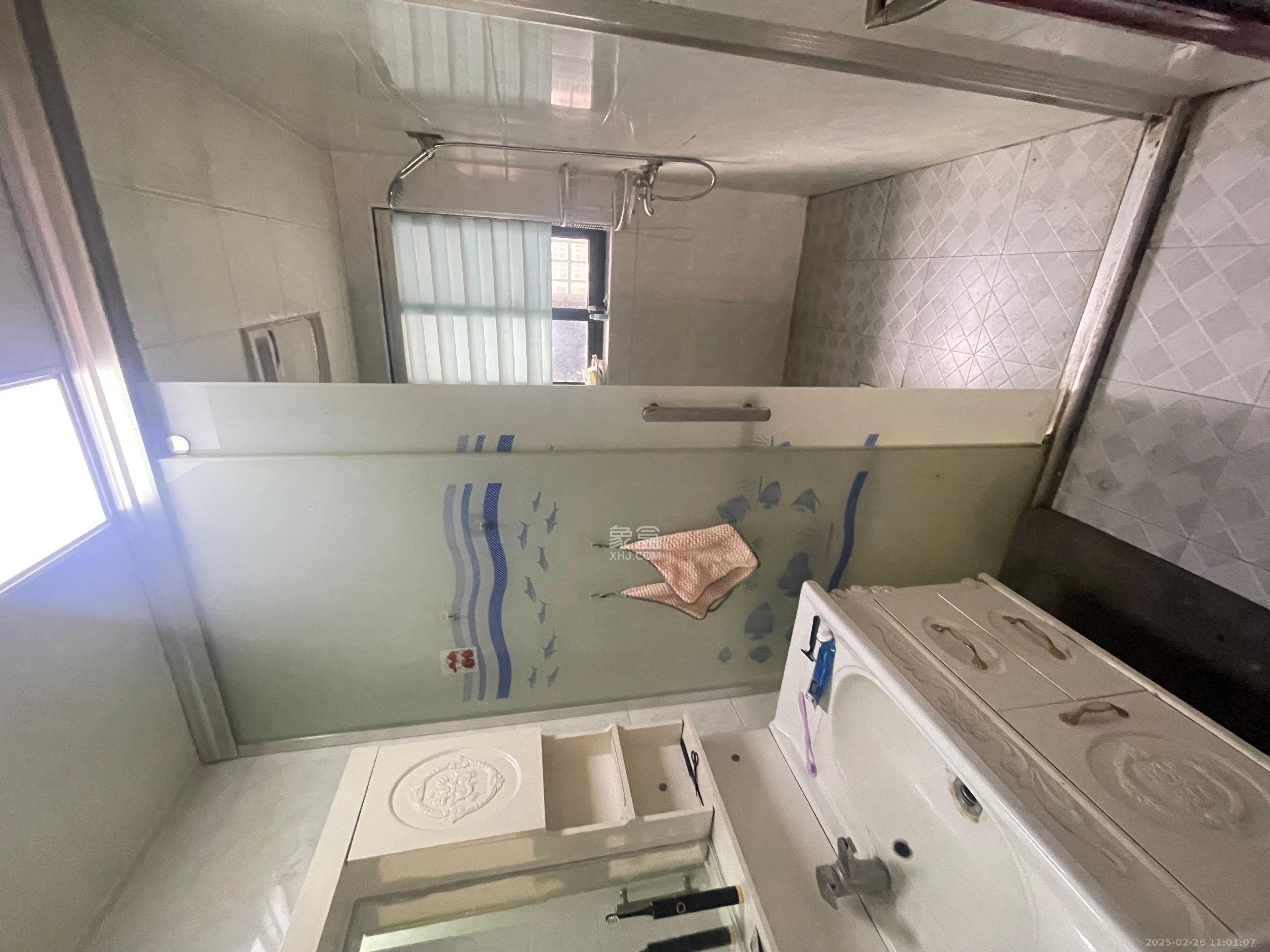 嘉顺苑  3室2厅2卫   2400.00元/月室内图